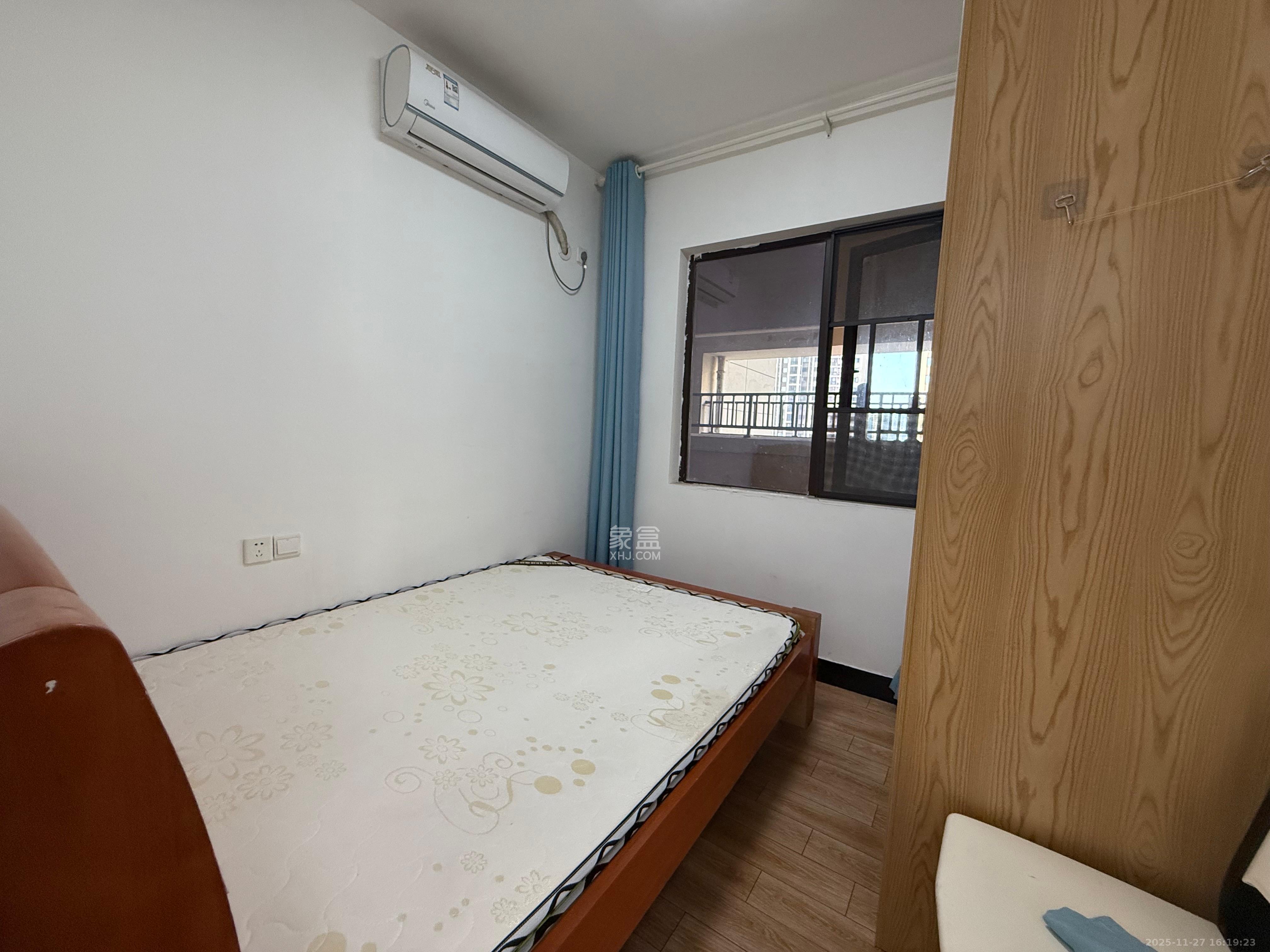 华润置地广场二期  3室2厅2卫    2000.0元/月室内图