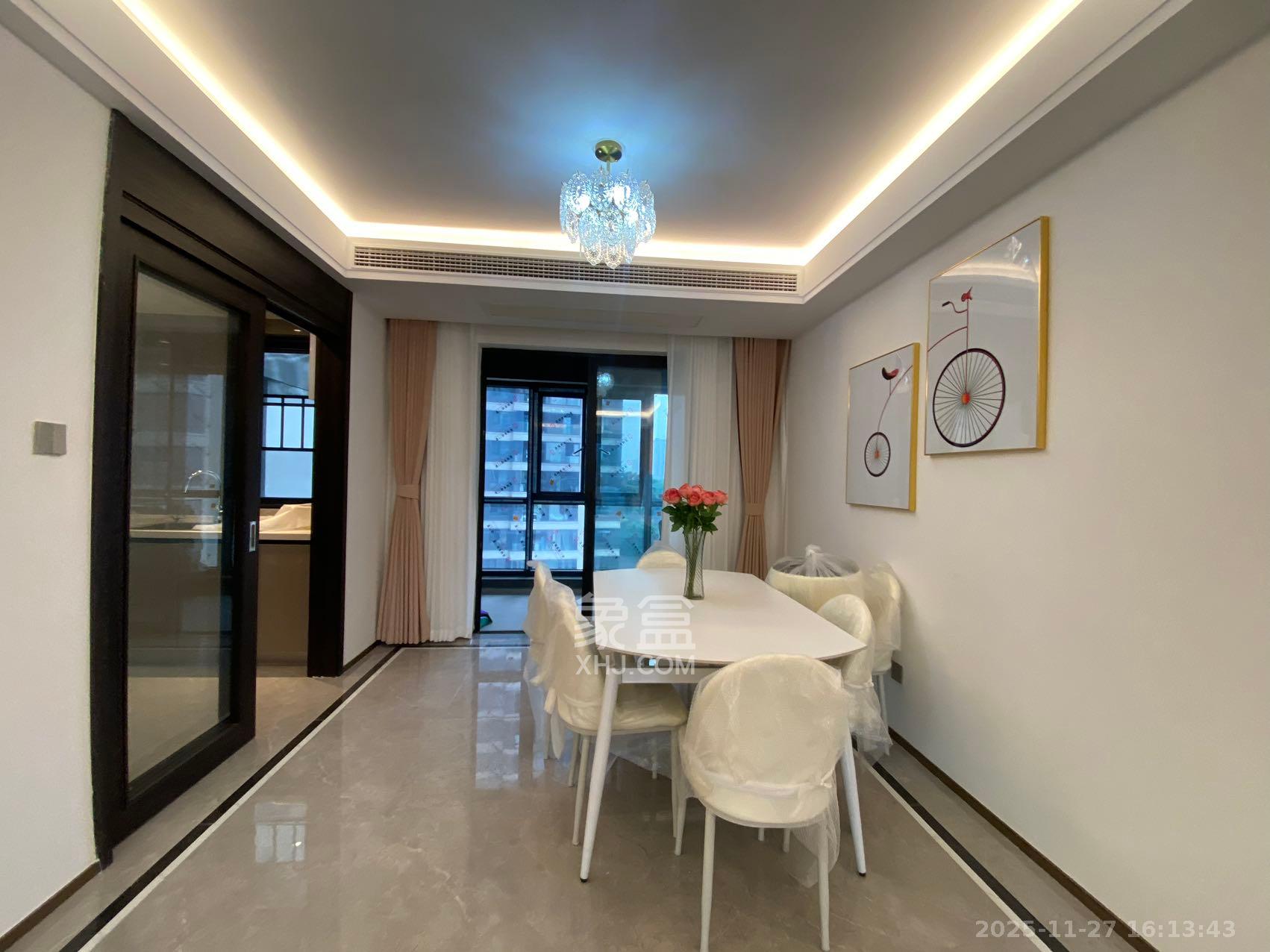 东原麓印长江B区  4室2厅2卫    4500.0元/月室内图