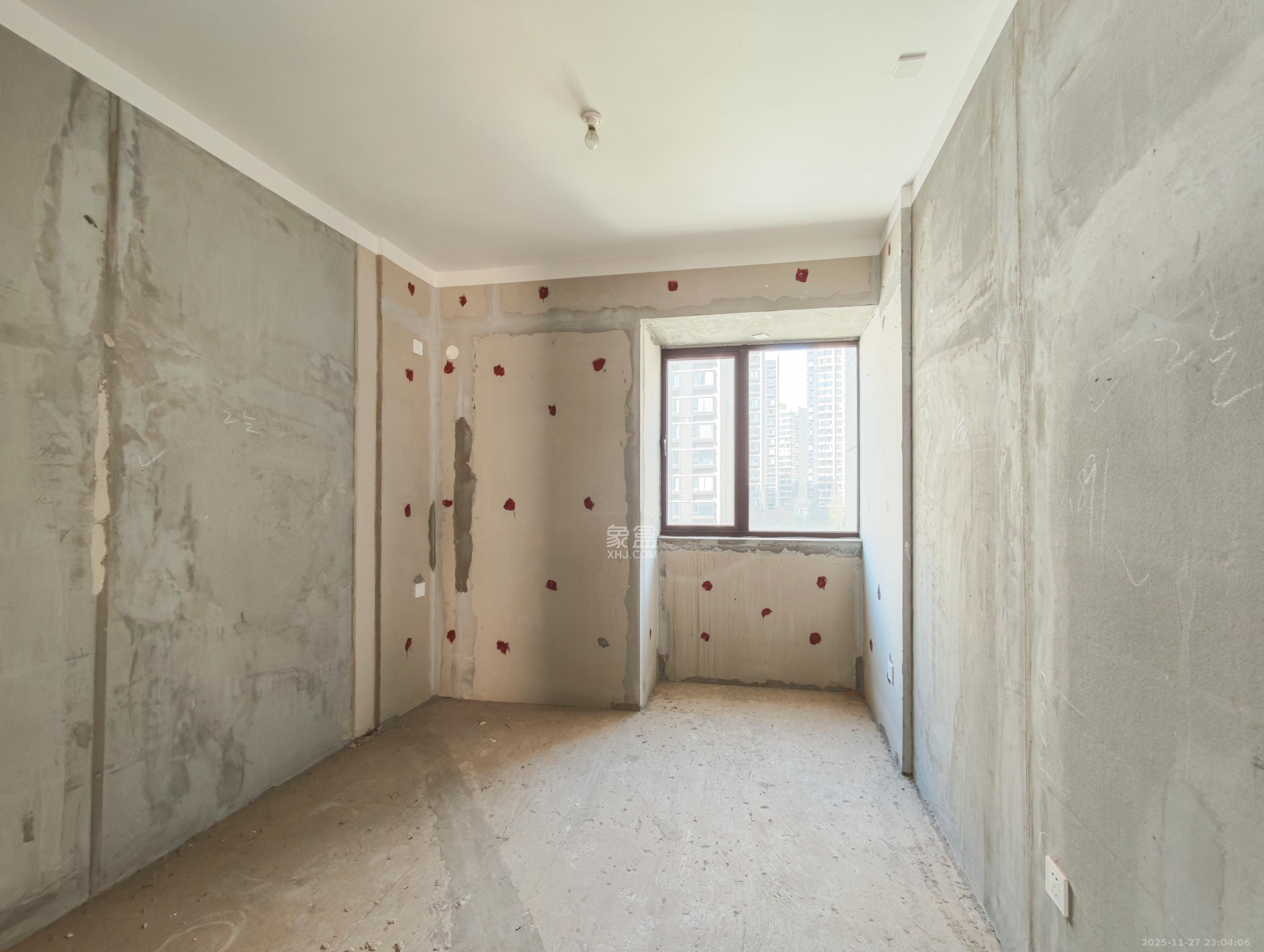 保利城(中航城国际社区、郡原美村) 4室2厅2卫 130.0万 保利城(中航城国际社区、郡原美村) 4室2厅2卫 130.0万卧室