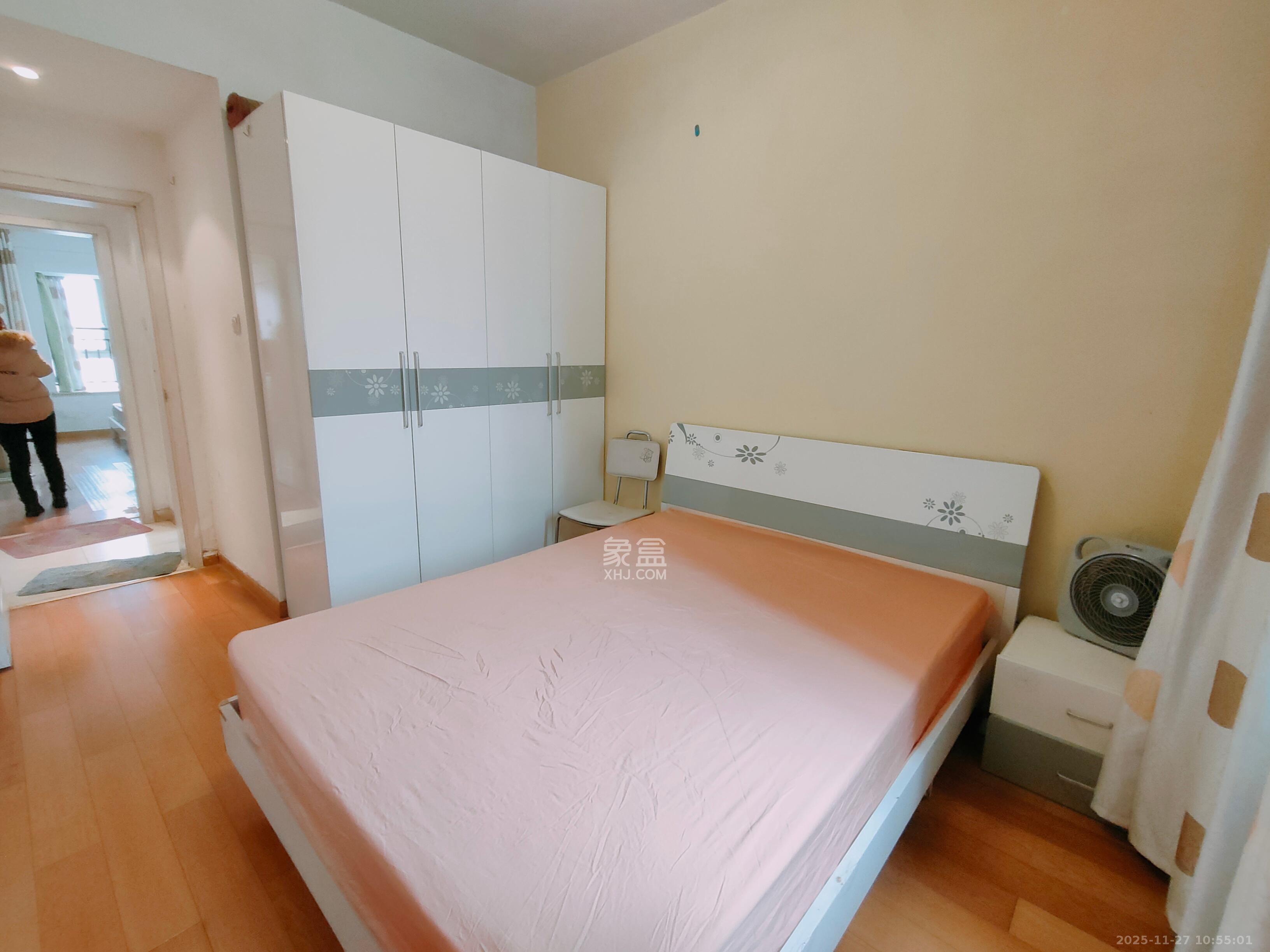 佳天瑞宁花园  3室2厅2卫    3200.0元/月室内图