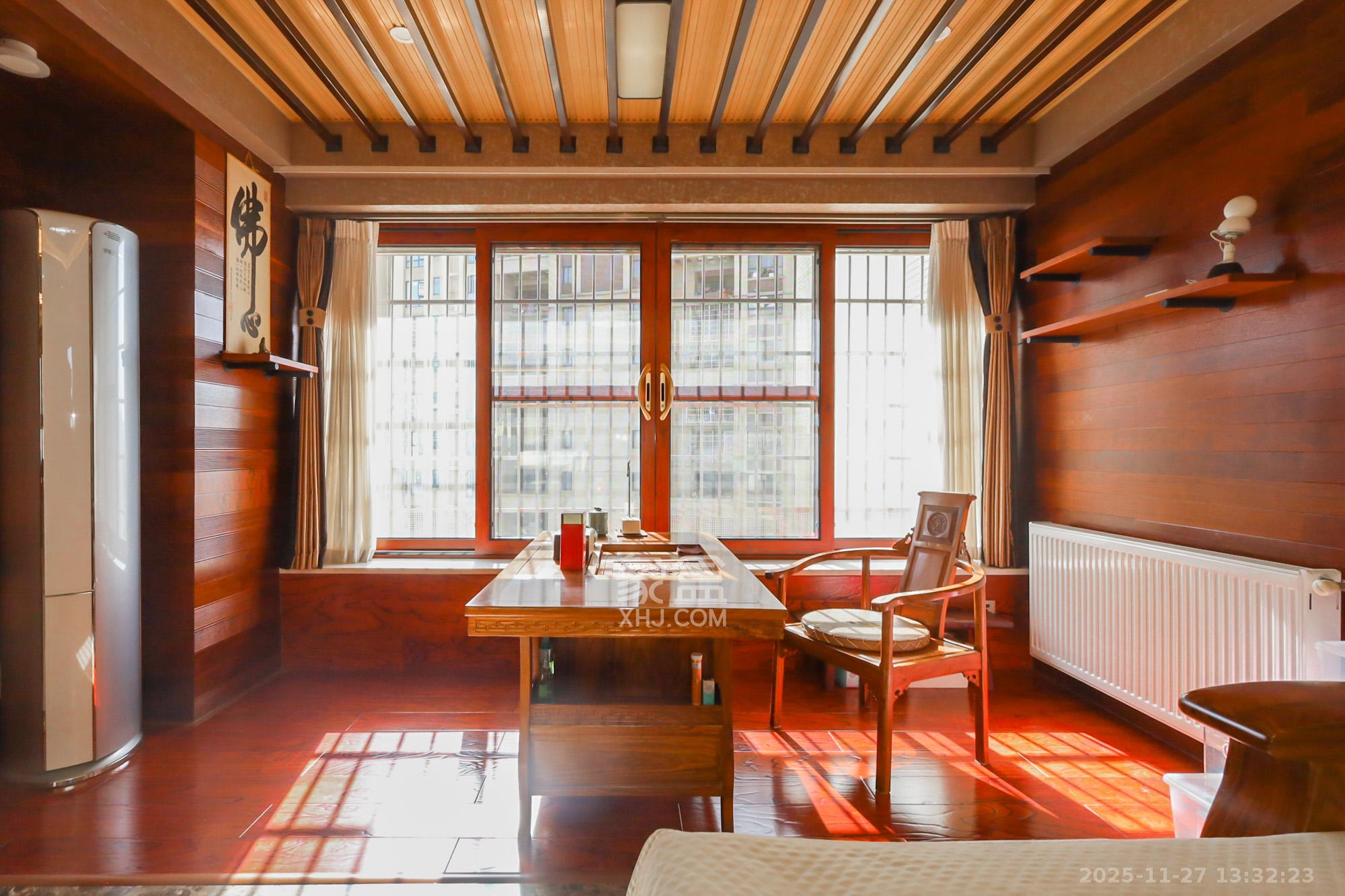 兰亭都荟（璟峰苑）  4室2厅1卫    220.0万阳台