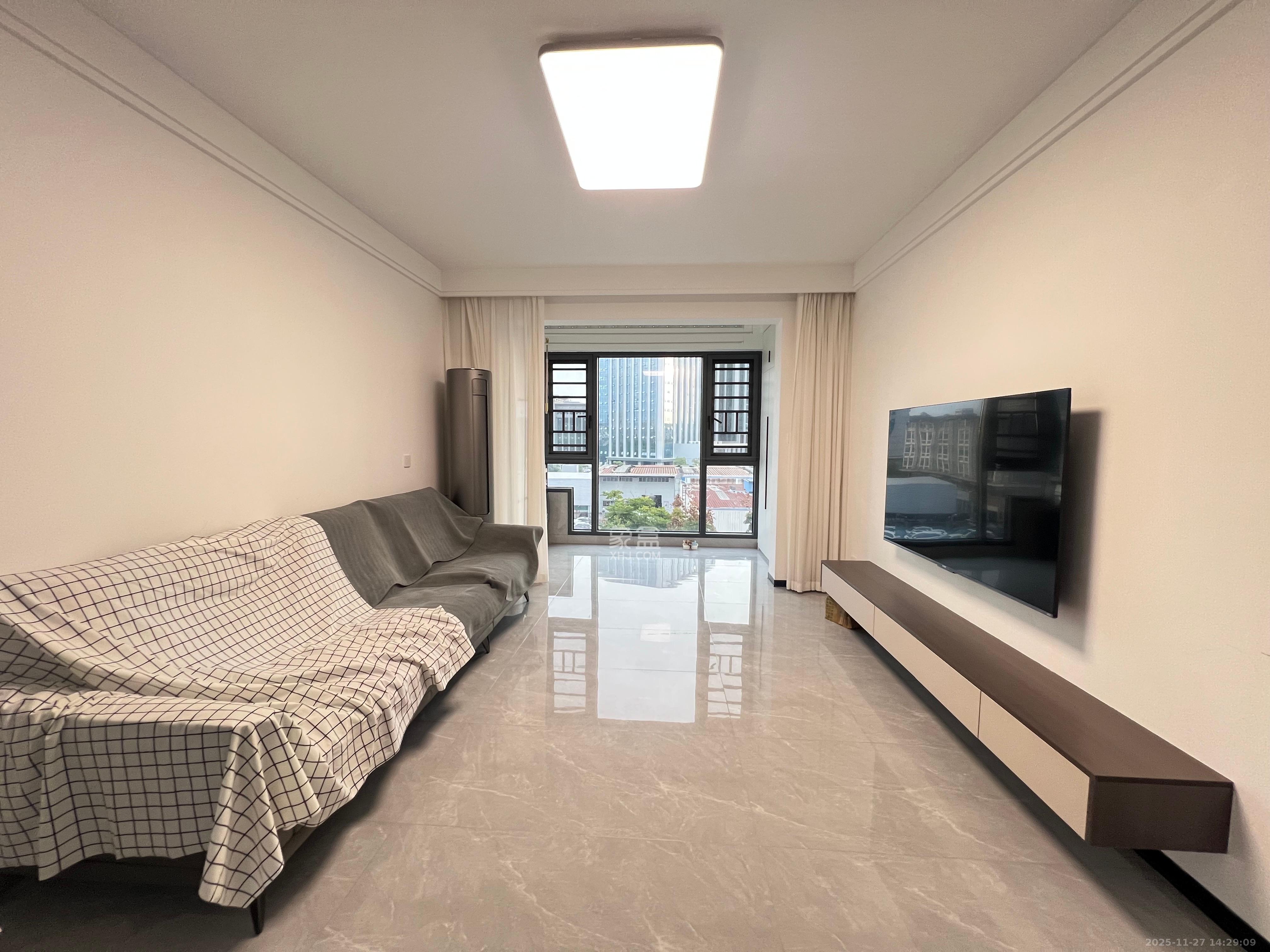 天城国际广场  3室2厅1卫    3500.0元/月室内图