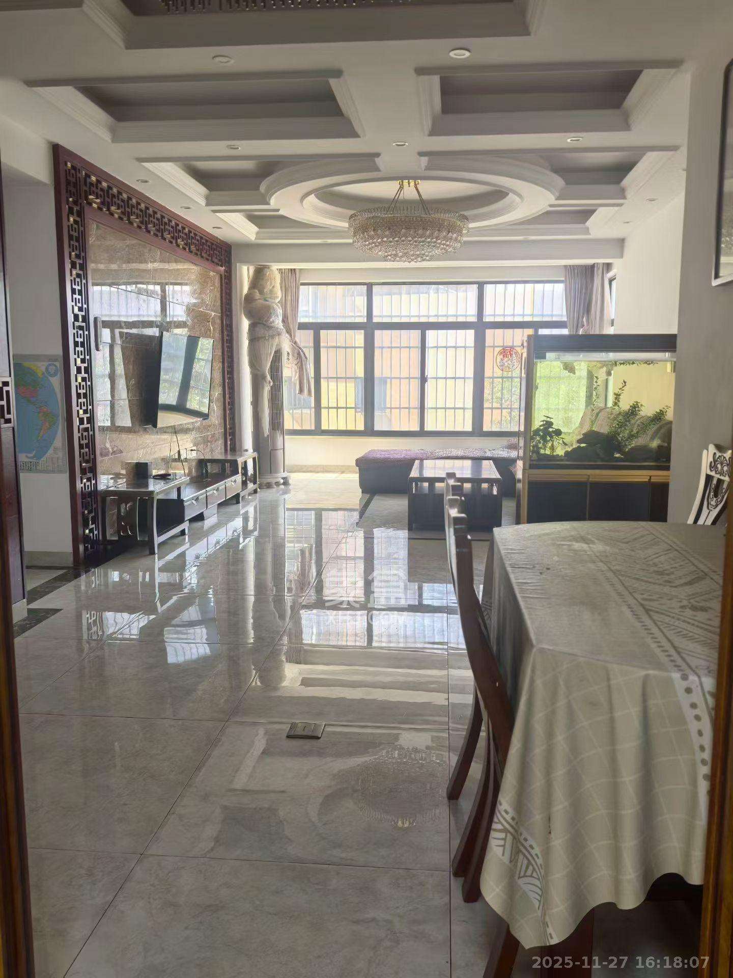 紫华郡  2室2厅1卫    2000.0元/月