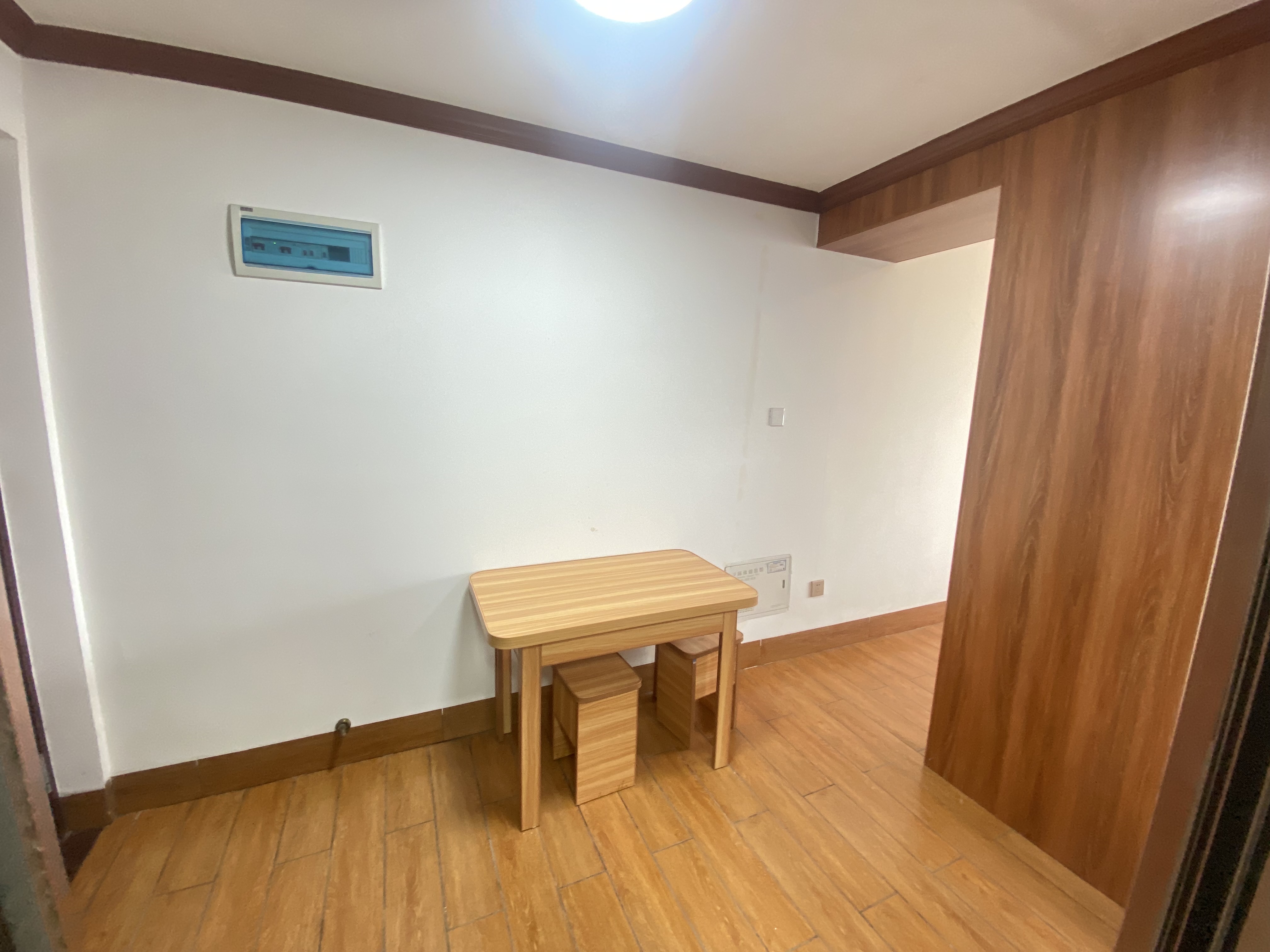 新城吾悦广场  1室1厅1卫    1800.0元/月