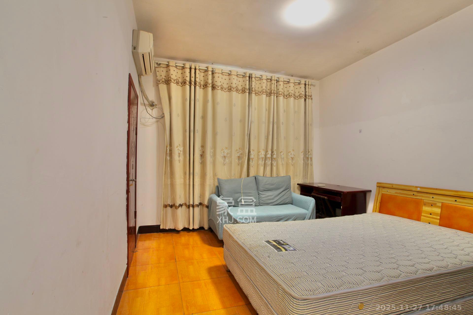 龙福小区 1室1厅1卫 1200.0元/月 龙福小区 1室1厅1卫 1200.0元/月室内图