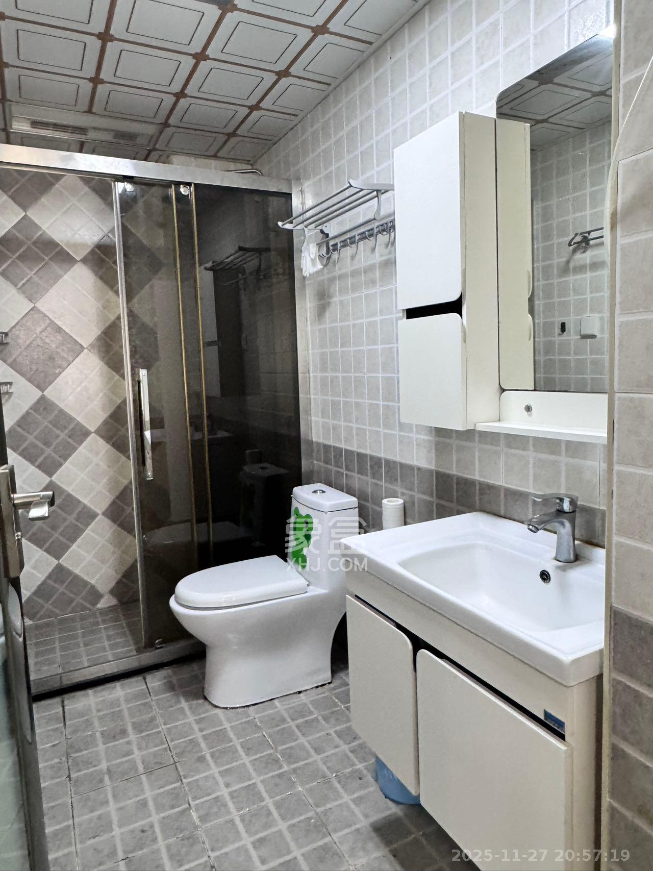 北辰三角洲E3区  1室1厅1卫    2400.0元/月室内图