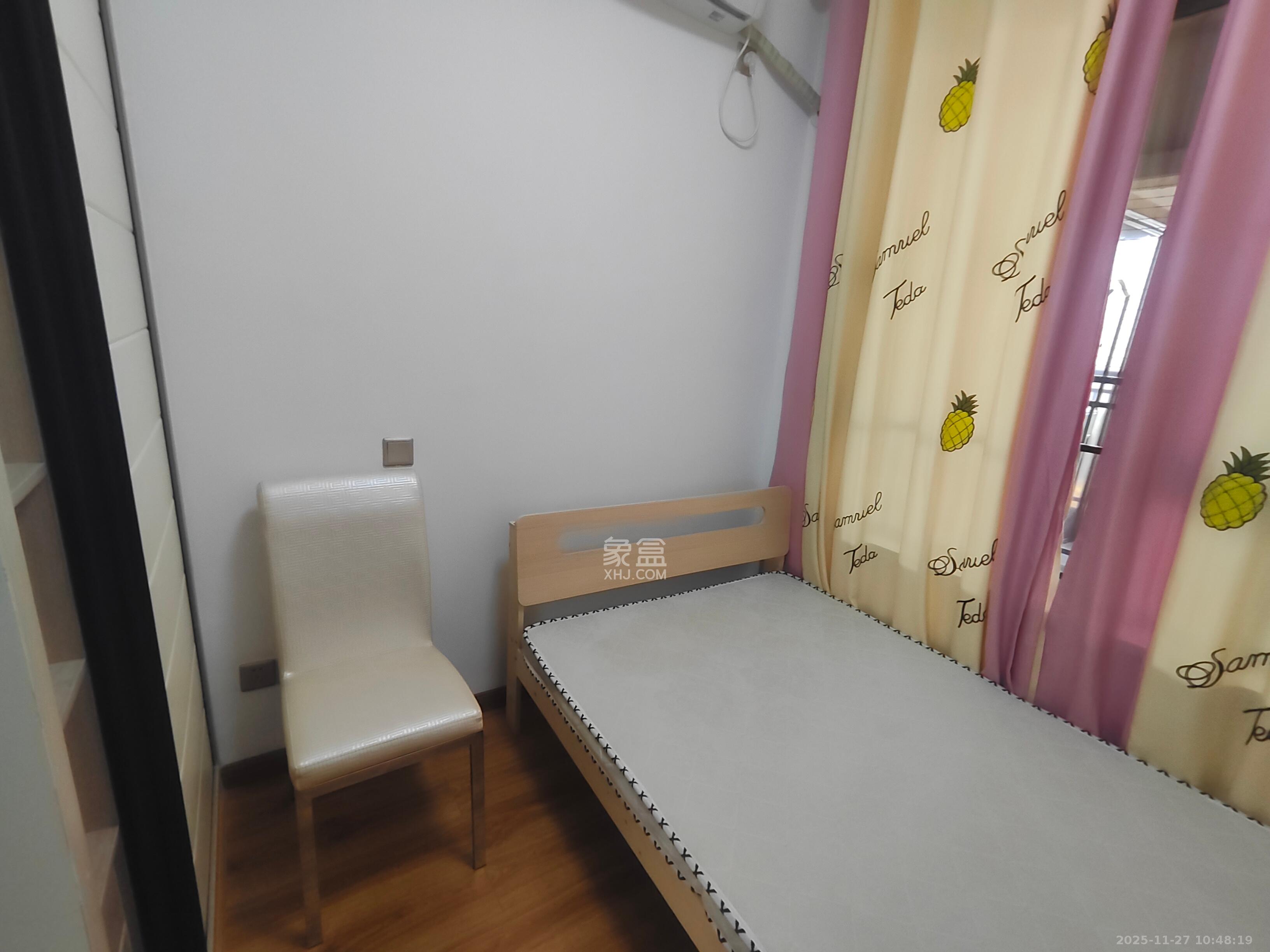 卓越浅水湾  3室2厅1卫    2300.0元/月室内图