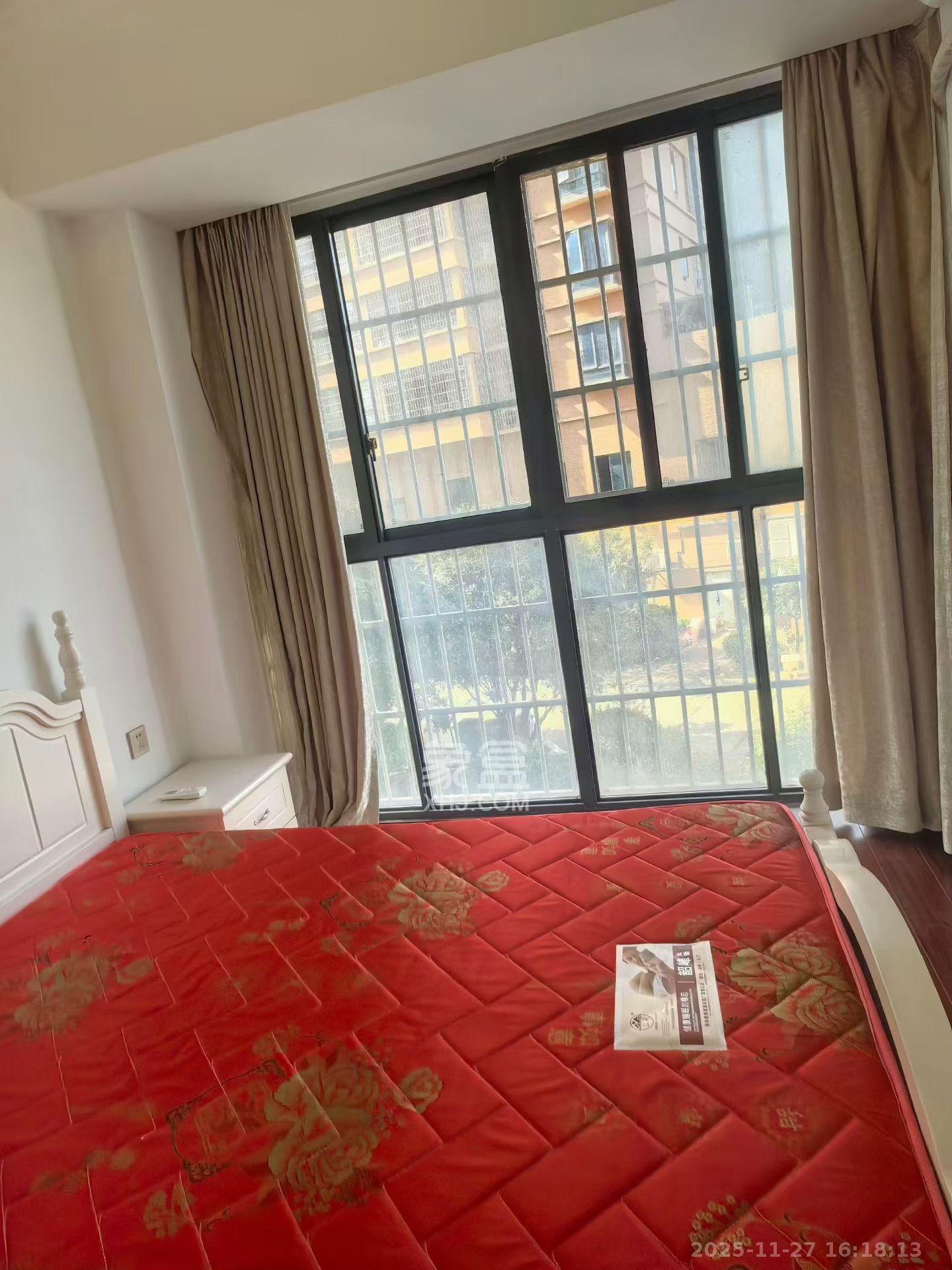 紫华郡  2室2厅1卫    2000.0元/月室内图