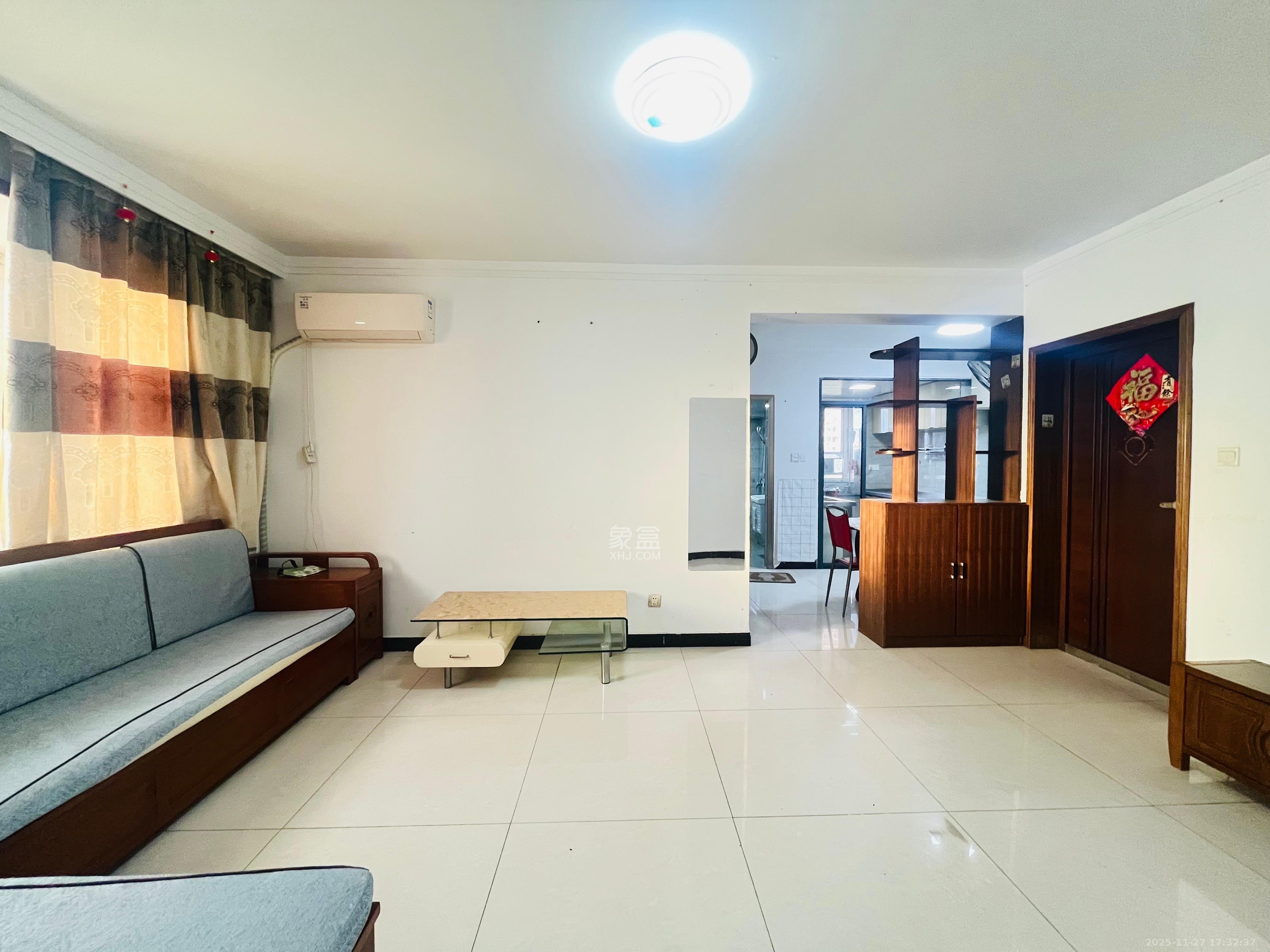 陡岭社区 2室1厅1卫 1600.0元/月 陡岭社区 2室1厅1卫 1600.0元/月室内图