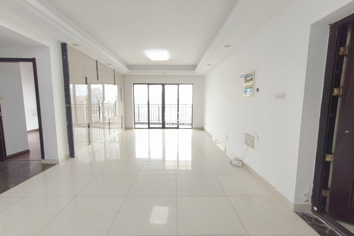 椰岛广场 2室2厅1卫 2700.0元/月 椰岛广场 2室2厅1卫 2700.0元/月室内图