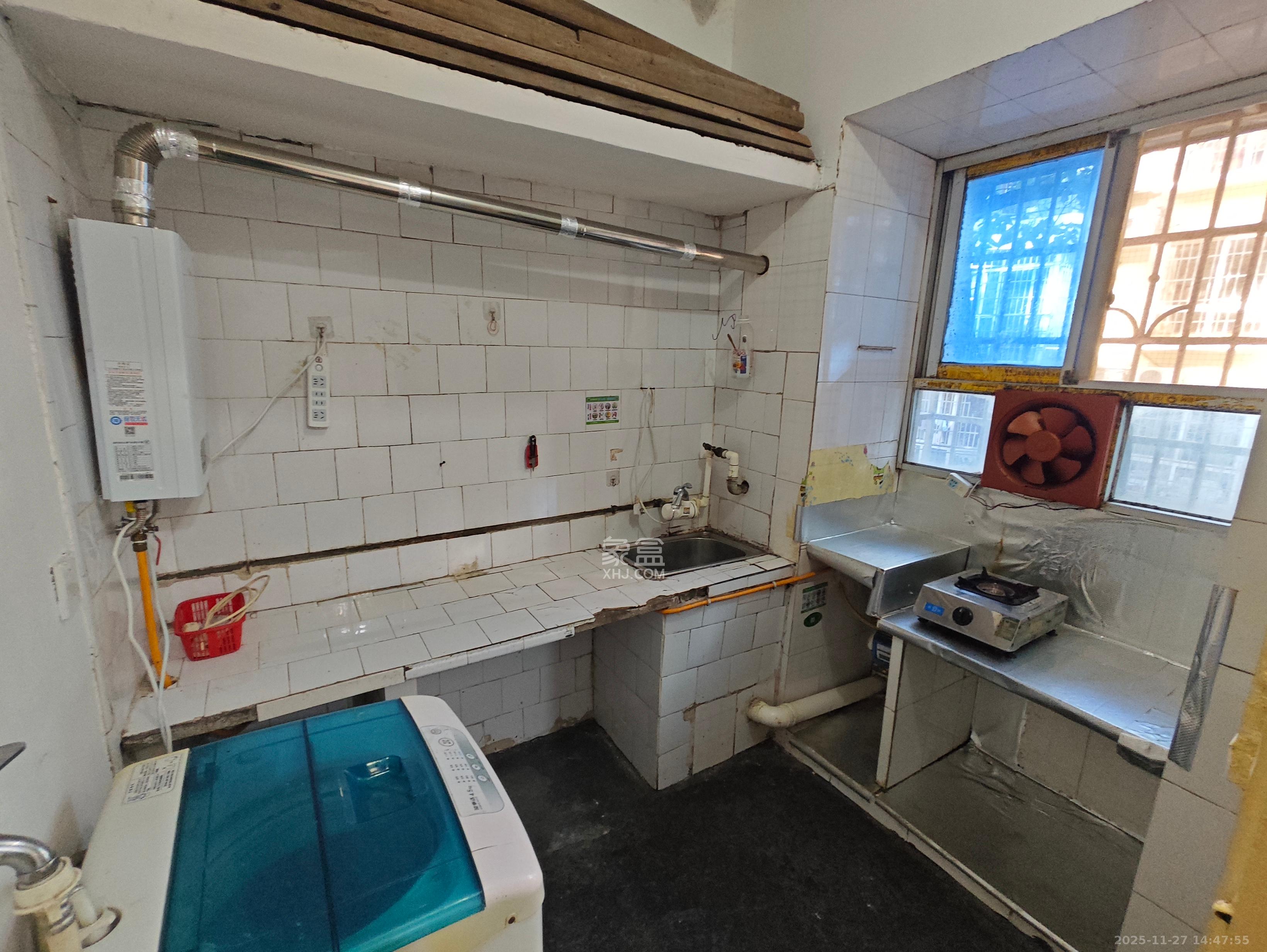 二三三厂宿舍 2室1厅1卫 1200.0元/月 二三三厂宿舍 2室1厅1卫 1200.0元/月室内图