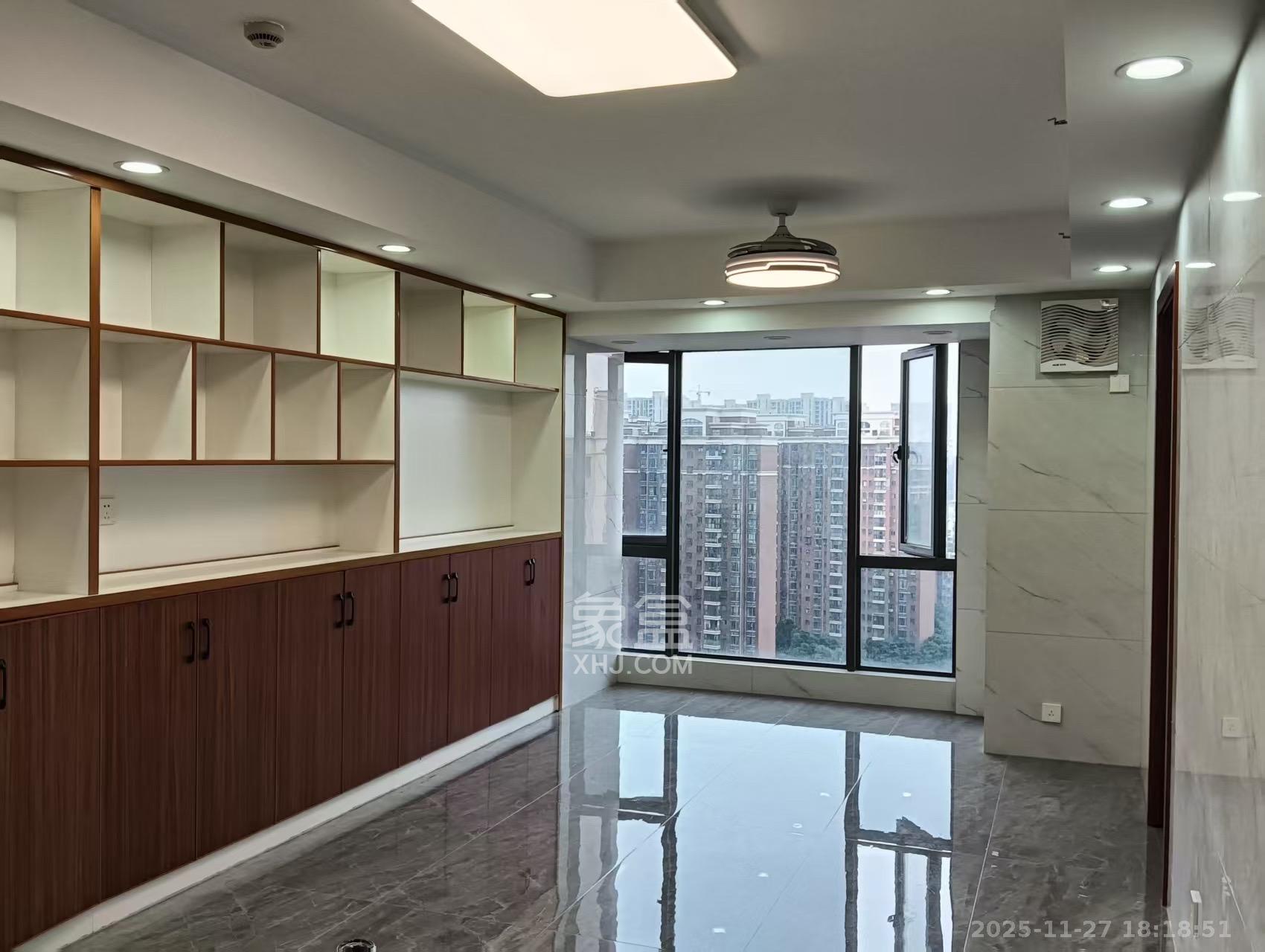 白沙家园(白沙欣苑) 3室2厅1卫 2600.0元/月 白沙家园(白沙欣苑) 3室2厅1卫 2600.0元/月室内图