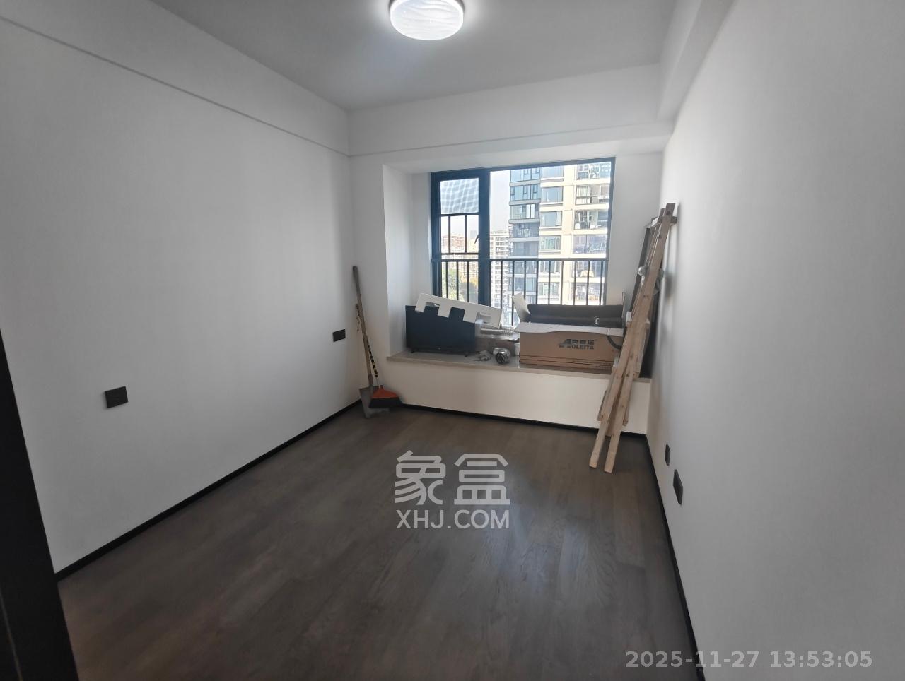 轨道万科悦府  4室2厅2卫    4000.0元/月室内图