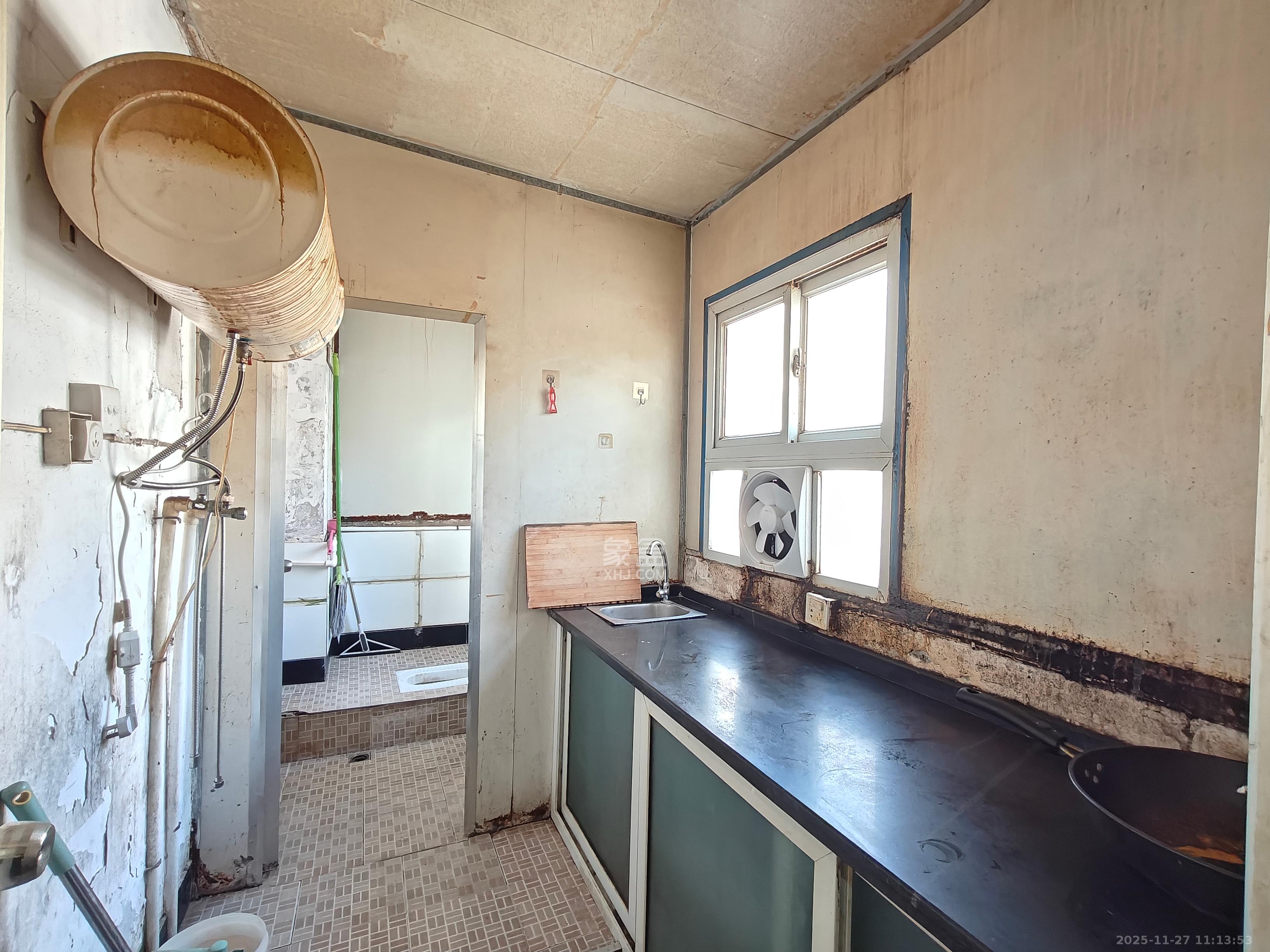 家龙湾小区（人民西路155号）  2室1厅1卫    2000.0元/月室内图