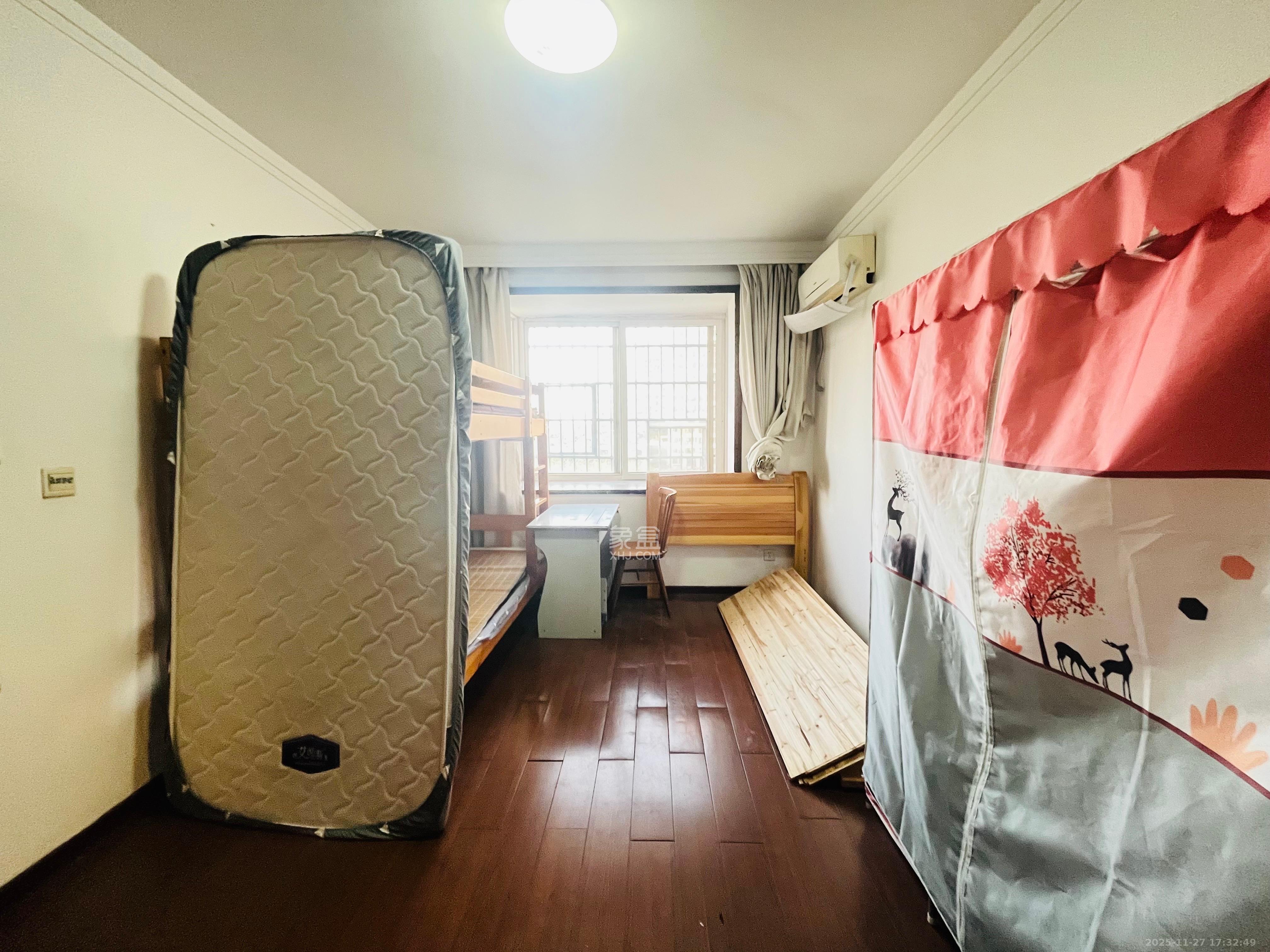 陡岭社区 2室1厅1卫 1600.0元/月 陡岭社区 2室1厅1卫 1600.0元/月室内图