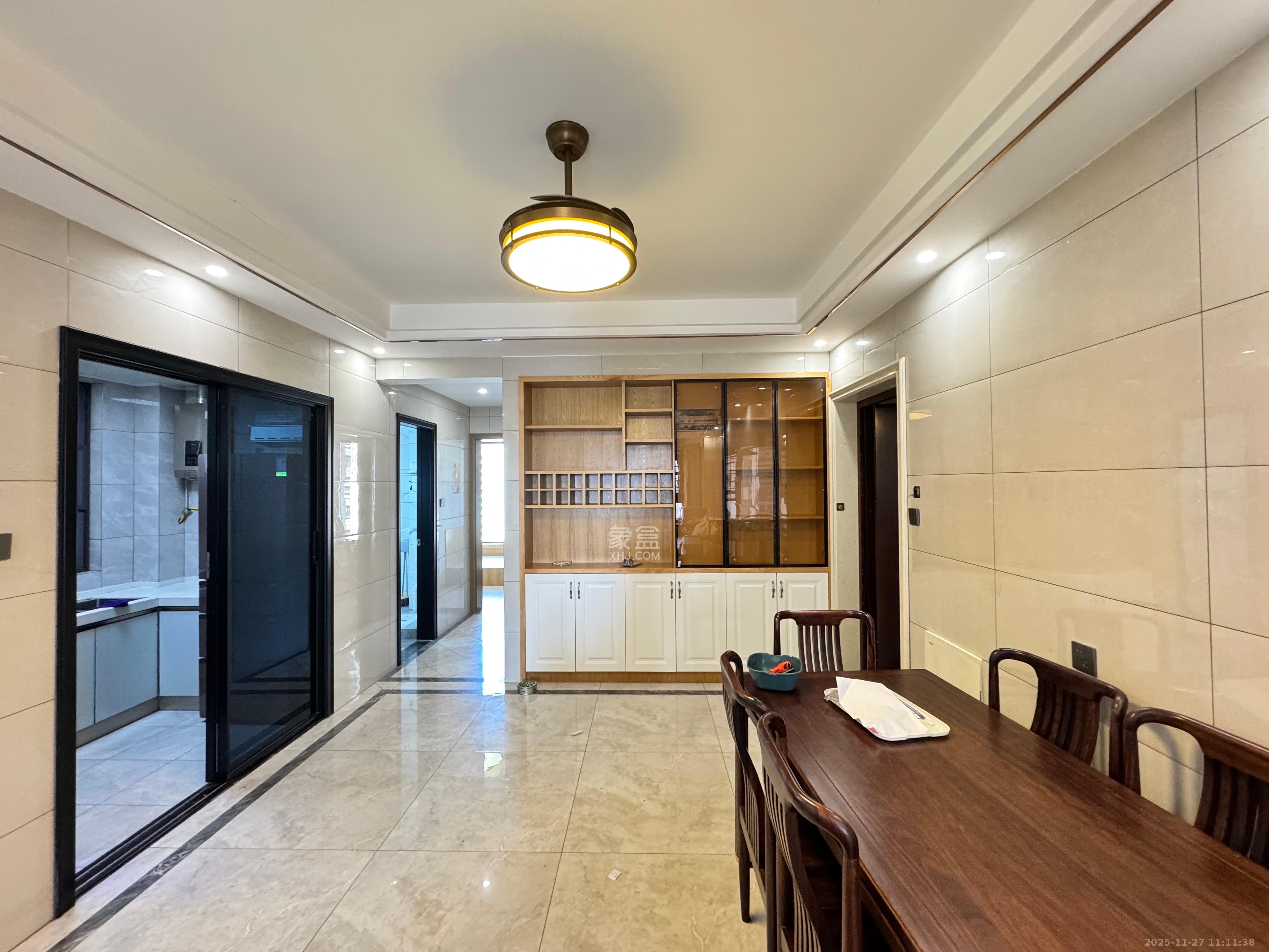 阳光城尚东湾青云苑 3室2厅2卫 2800.0元/月 阳光城尚东湾青云苑 3室2厅2卫 2800.0元/月室内图