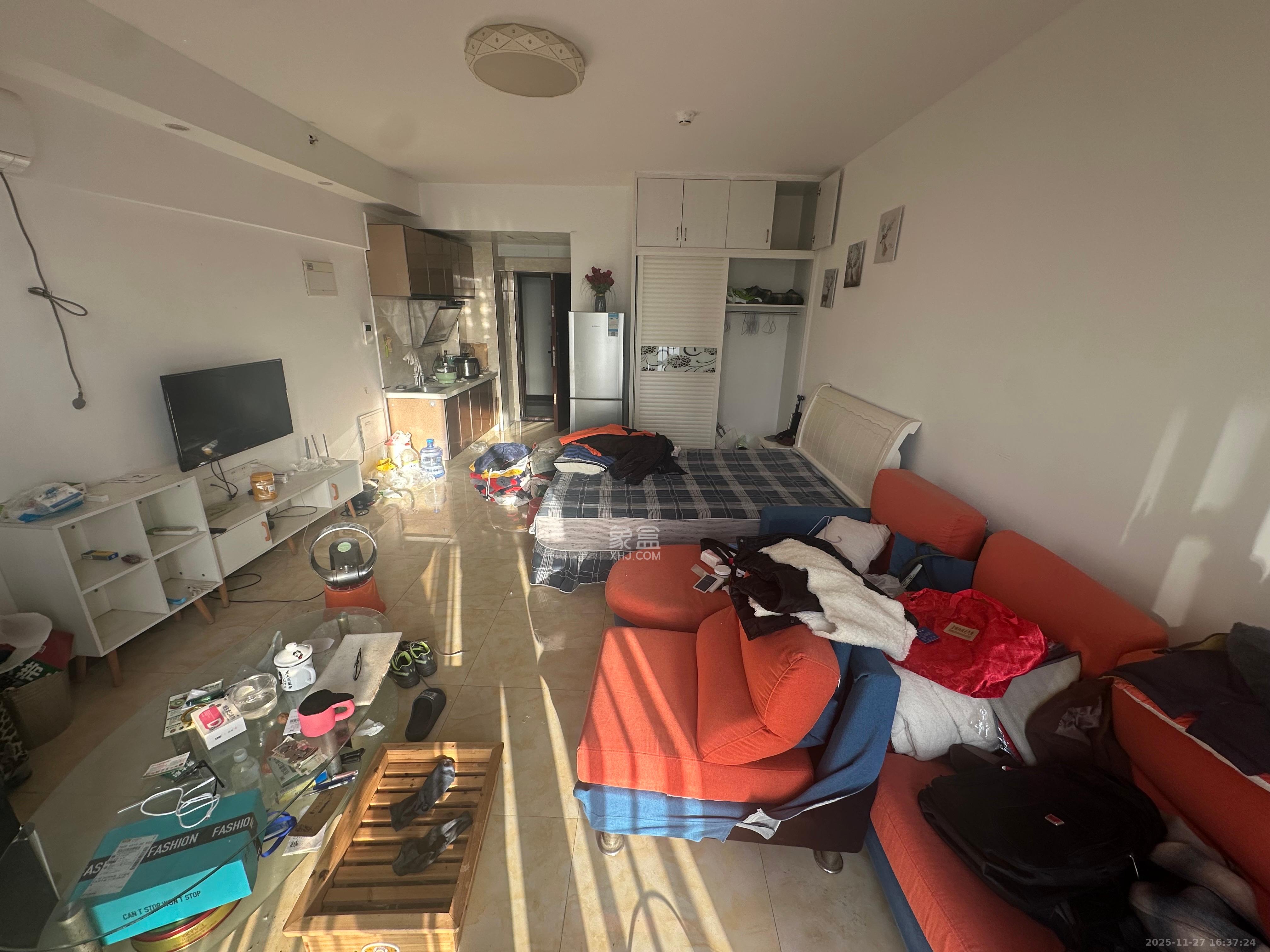 中交里城  1室1厅1卫    1500.0元/月室内图