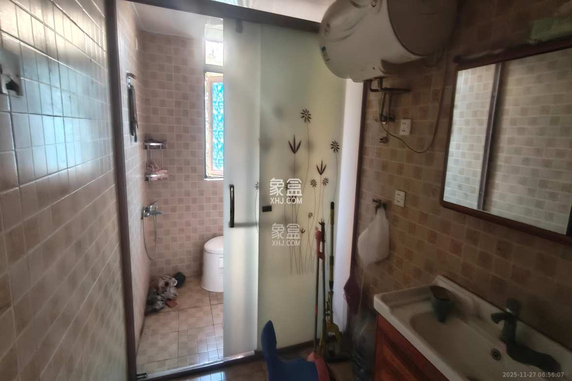 新城新世界一二三期 3室2厅1卫 2700.0元/月 新城新世界一二三期 3室2厅1卫 2700.0元/月室内图