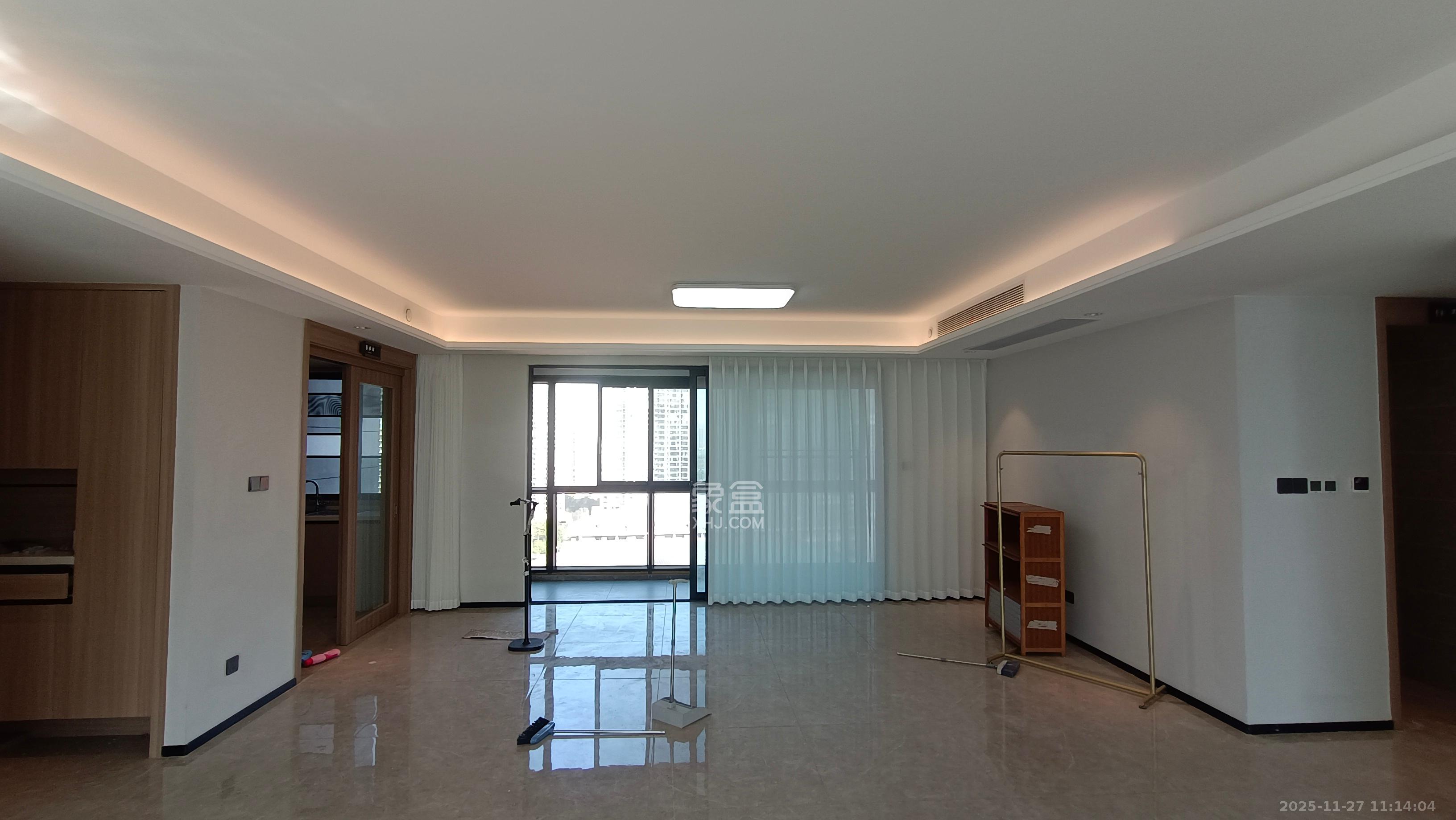 华润凯旋门二期  4室2厅2卫    5000.0元/月