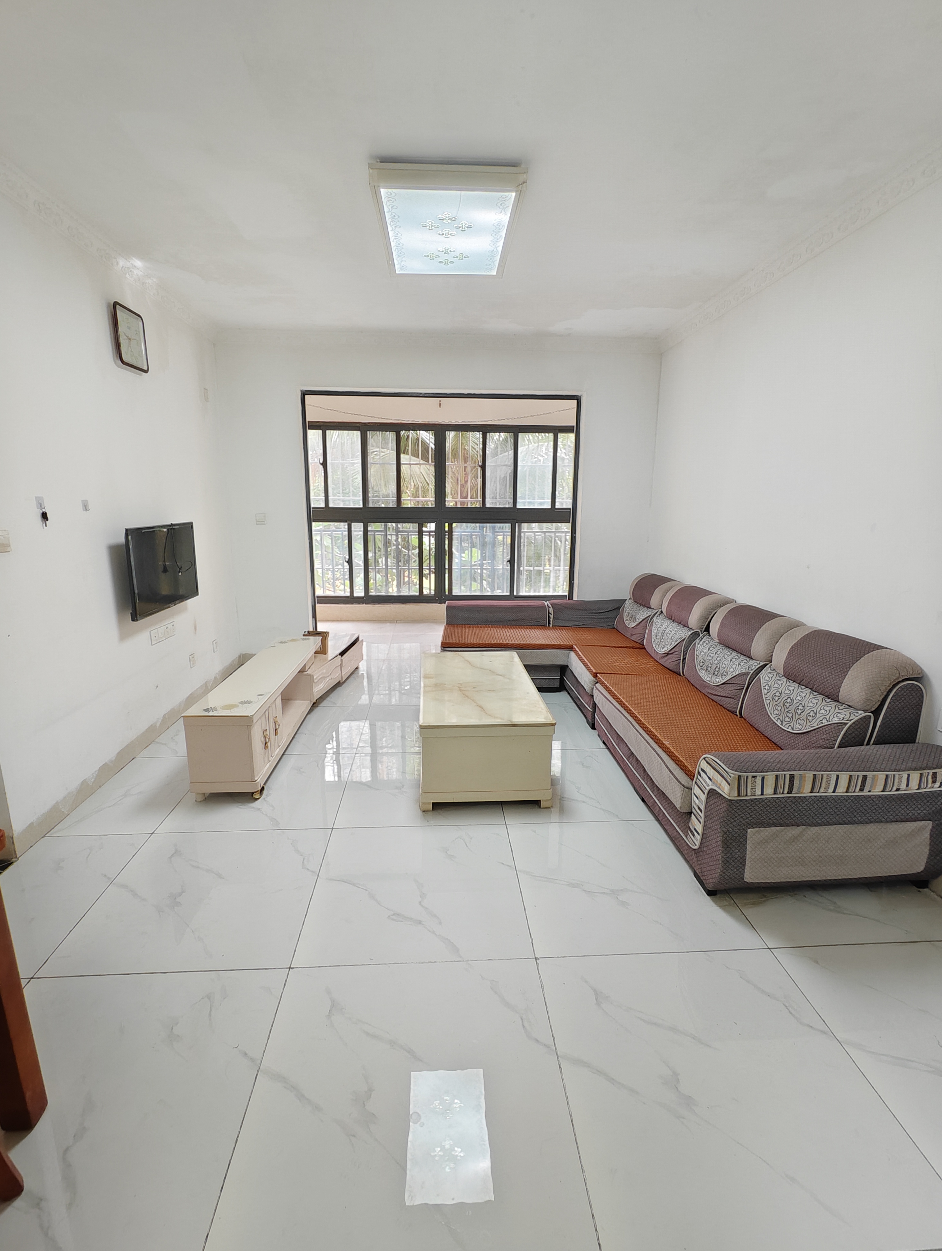 花漾年 3室2厅1卫 2500.0元/月 花漾年 3室2厅1卫 2500.0元/月室内图