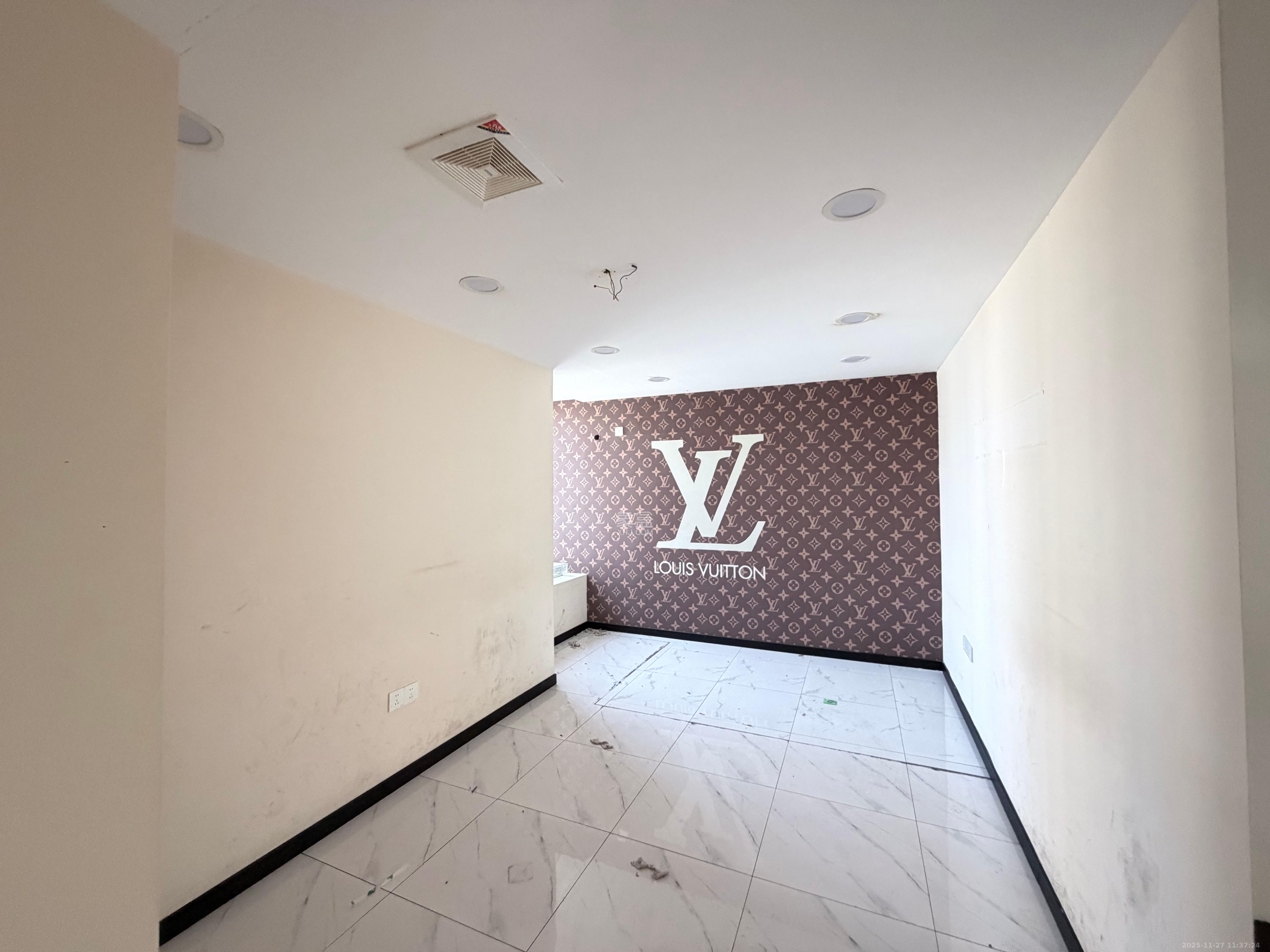 都市阳光大厦  9室0厅0卫    6500.0元/月室内图