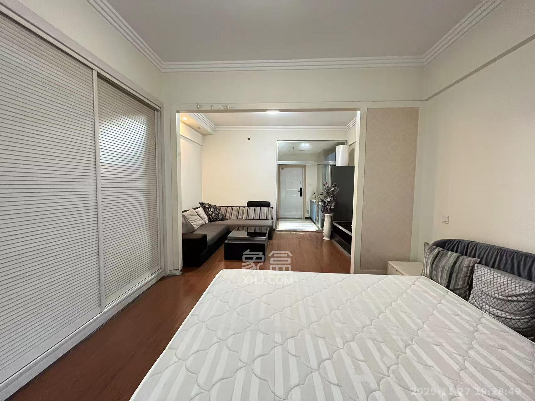 西子一间  1室1厅1卫    1900.0元/月室内图