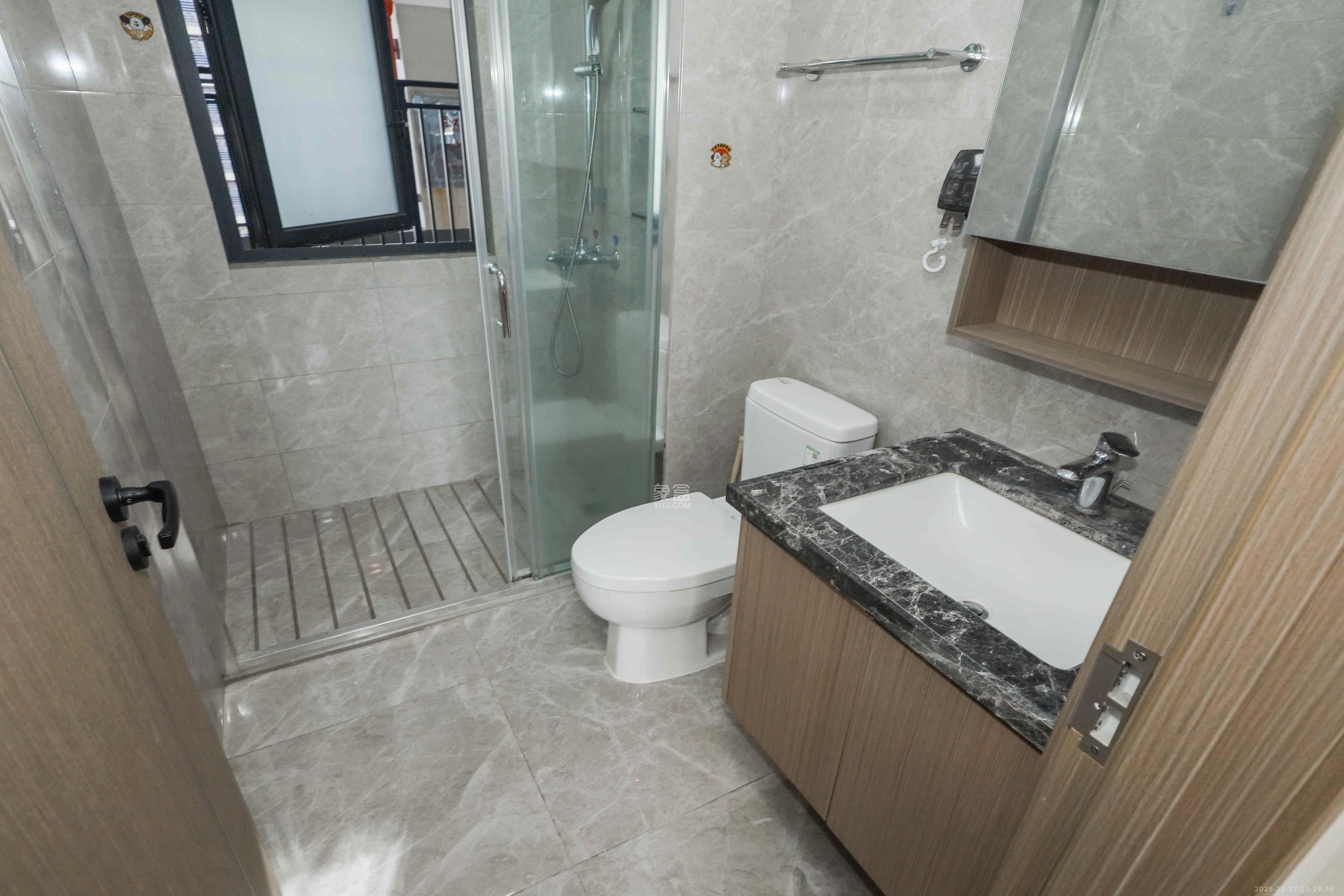 中海麓山境南区 3室2厅2卫 2600.0元/月 中海麓山境南区 3室2厅2卫 2600.0元/月室内图