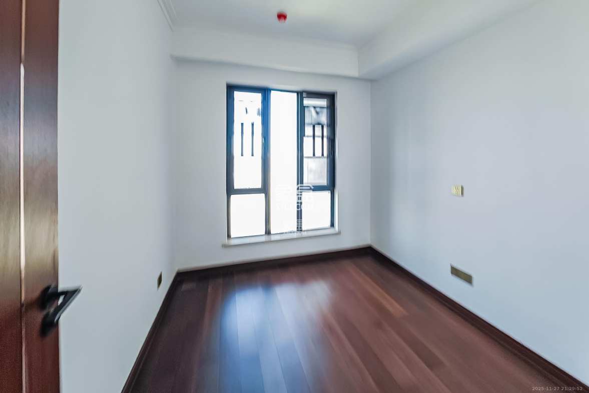 绿地长沙城际空间站(绿地新里佳苑) 4室2厅2卫 138.0万 绿地长沙城际空间站(绿地新里佳苑) 4室2厅2卫 138.0万卧室