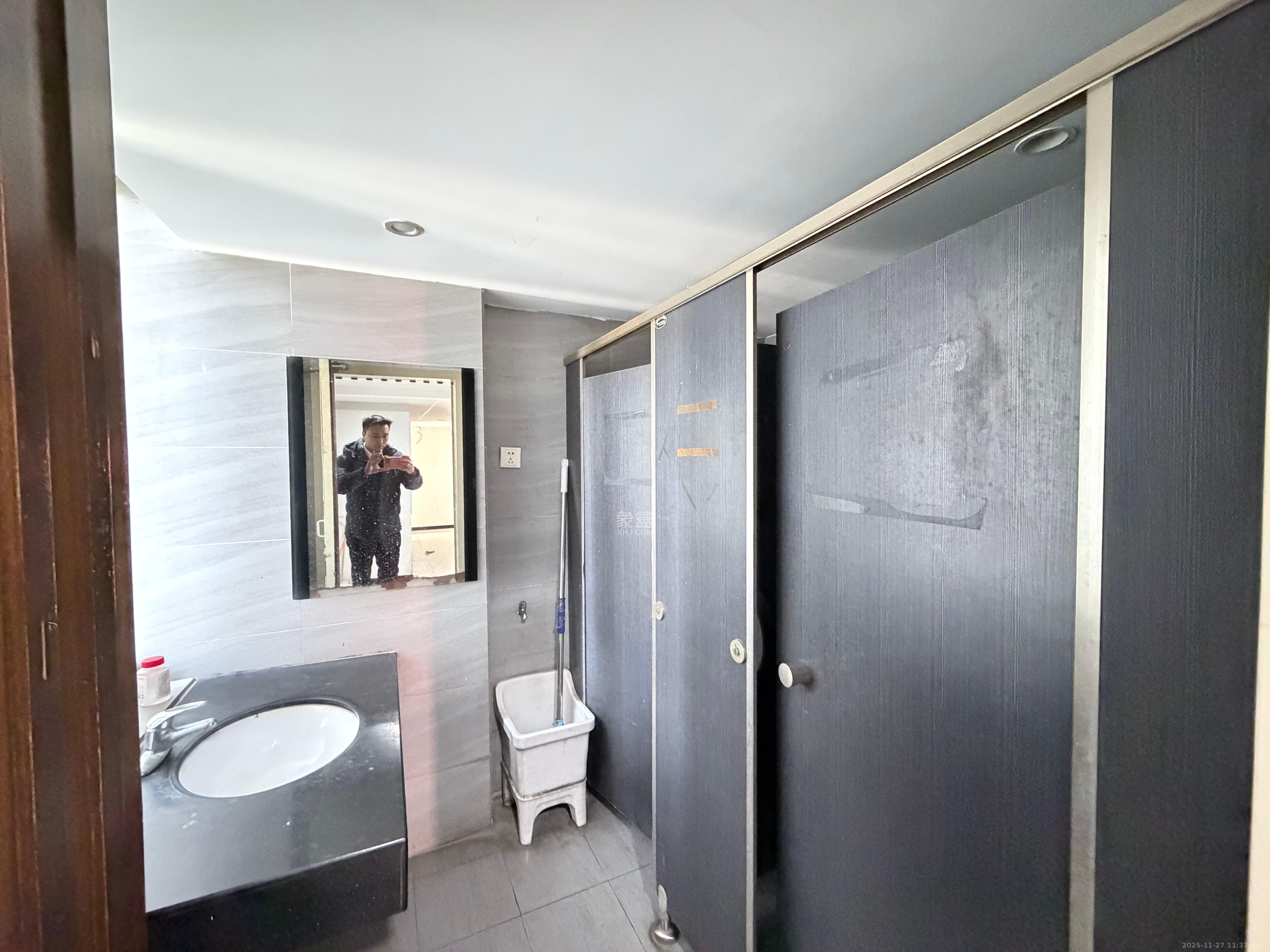 都市阳光大厦  9室0厅0卫    6500.0元/月室内图