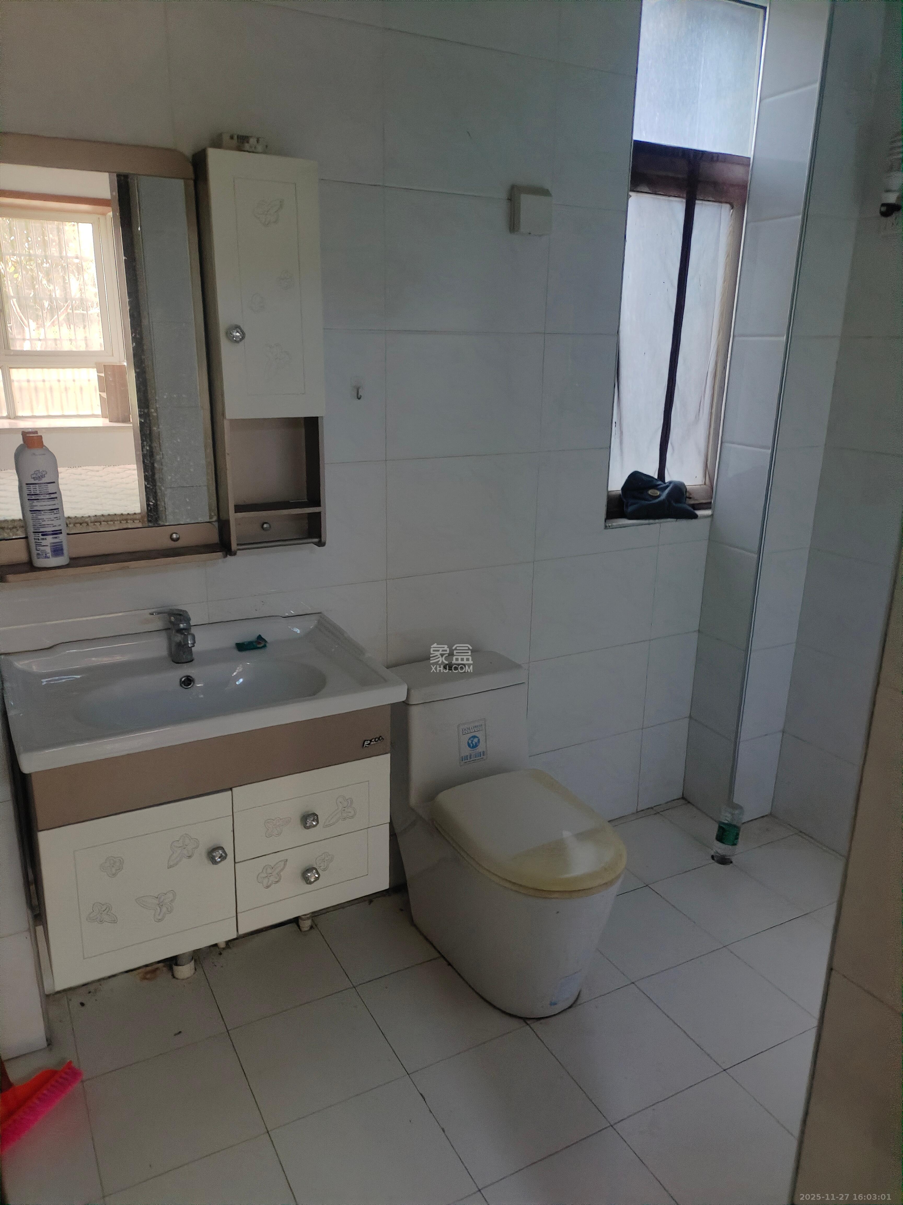 东门尚苑 3室2厅2卫 1600.0元/月 东门尚苑 3室2厅2卫 1600.0元/月室内图