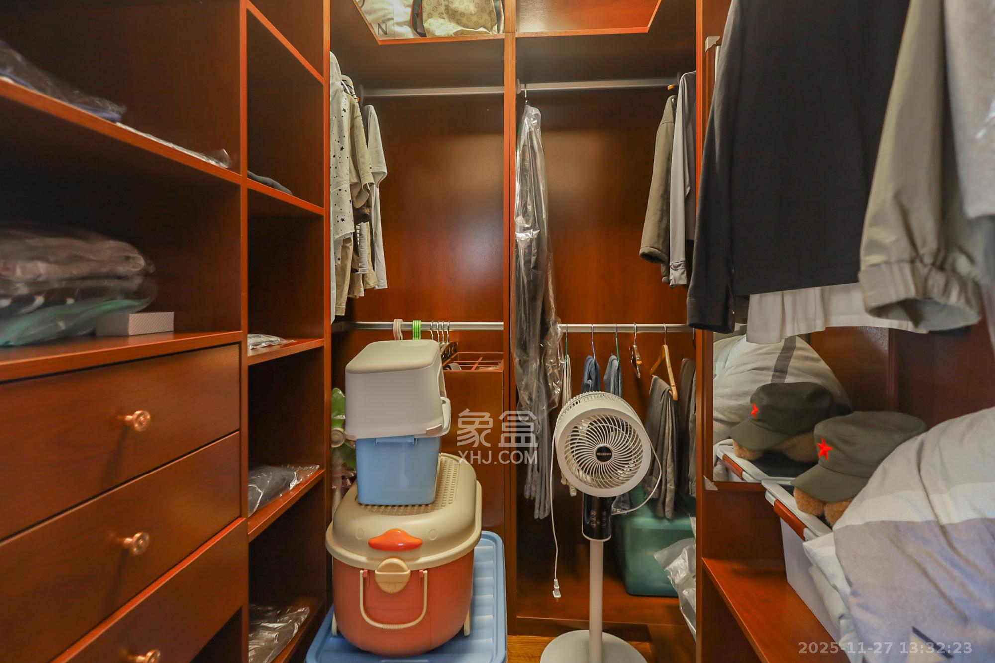 兰亭都荟（璟峰苑）  4室2厅1卫    220.0万其他