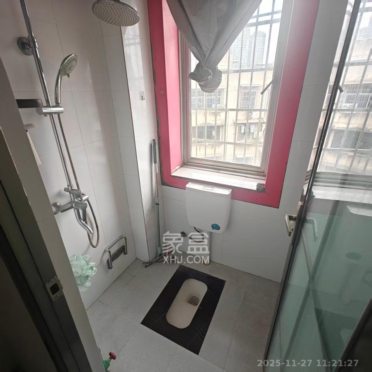 长鑫美树园 1室3厅1卫 1000.0元/月 长鑫美树园 1室3厅1卫 1000.0元/月室内图