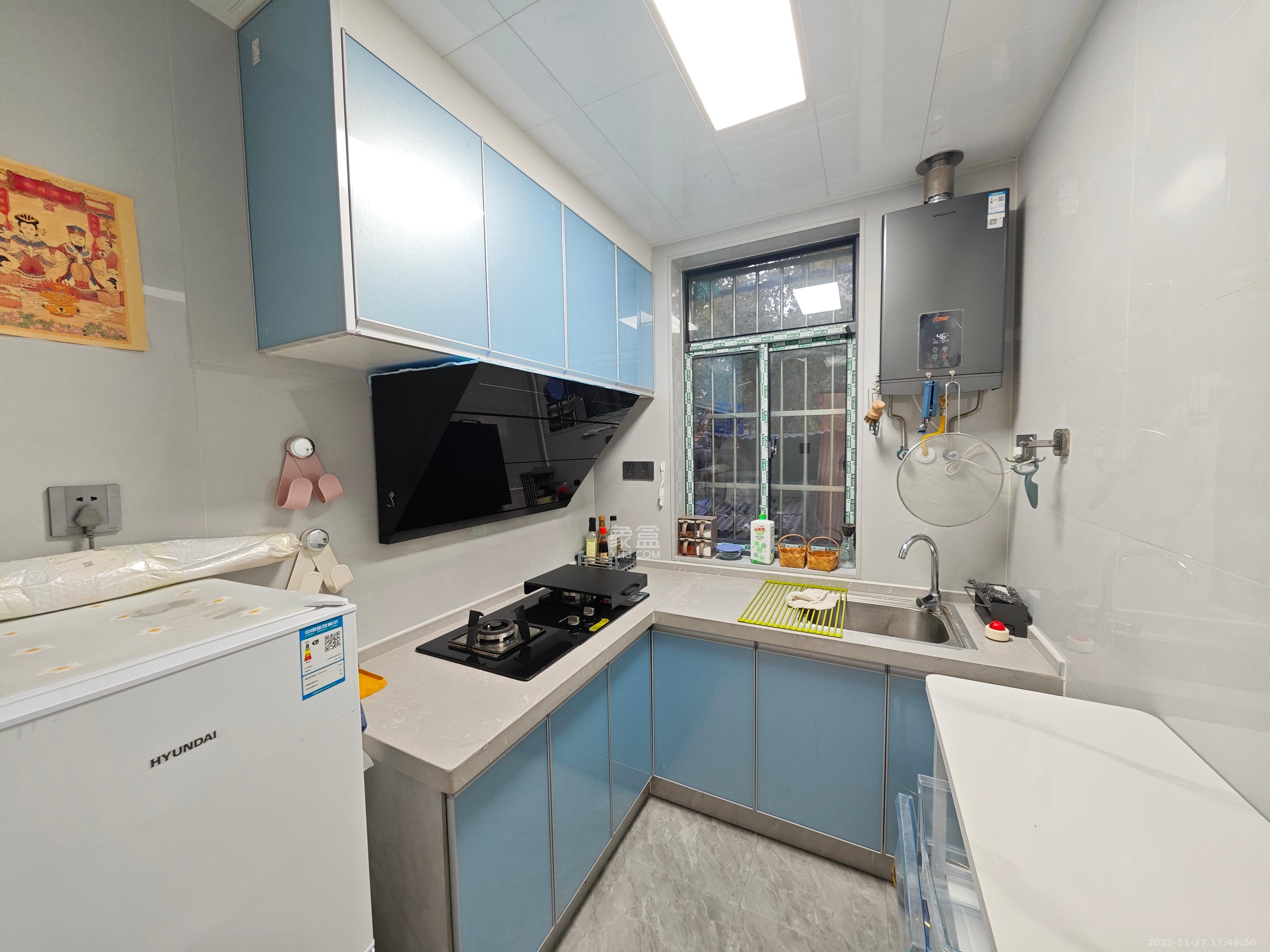 红旗区二片  2室1厅1卫    2500.0元/月室内图