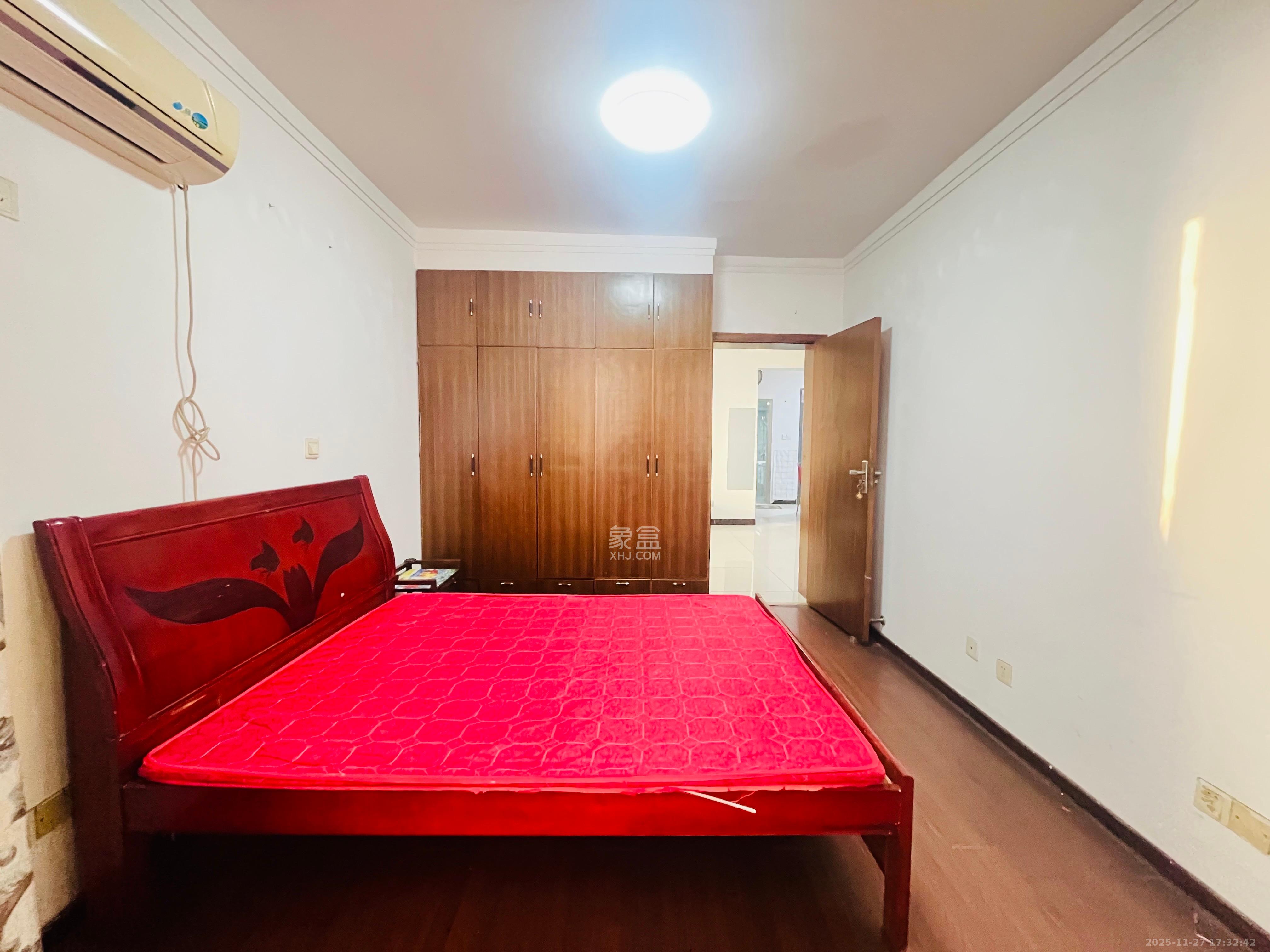 陡岭社区 2室1厅1卫 1600.0元/月 陡岭社区 2室1厅1卫 1600.0元/月室内图