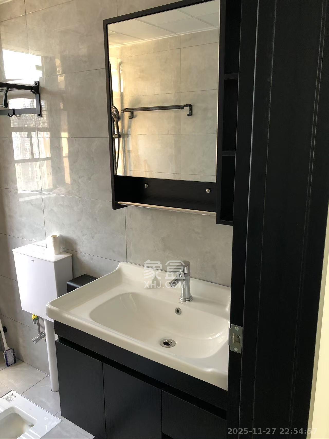 天健城 2室1厅1卫 3500.0元/月 天健城 2室1厅1卫 3500.0元/月室内图