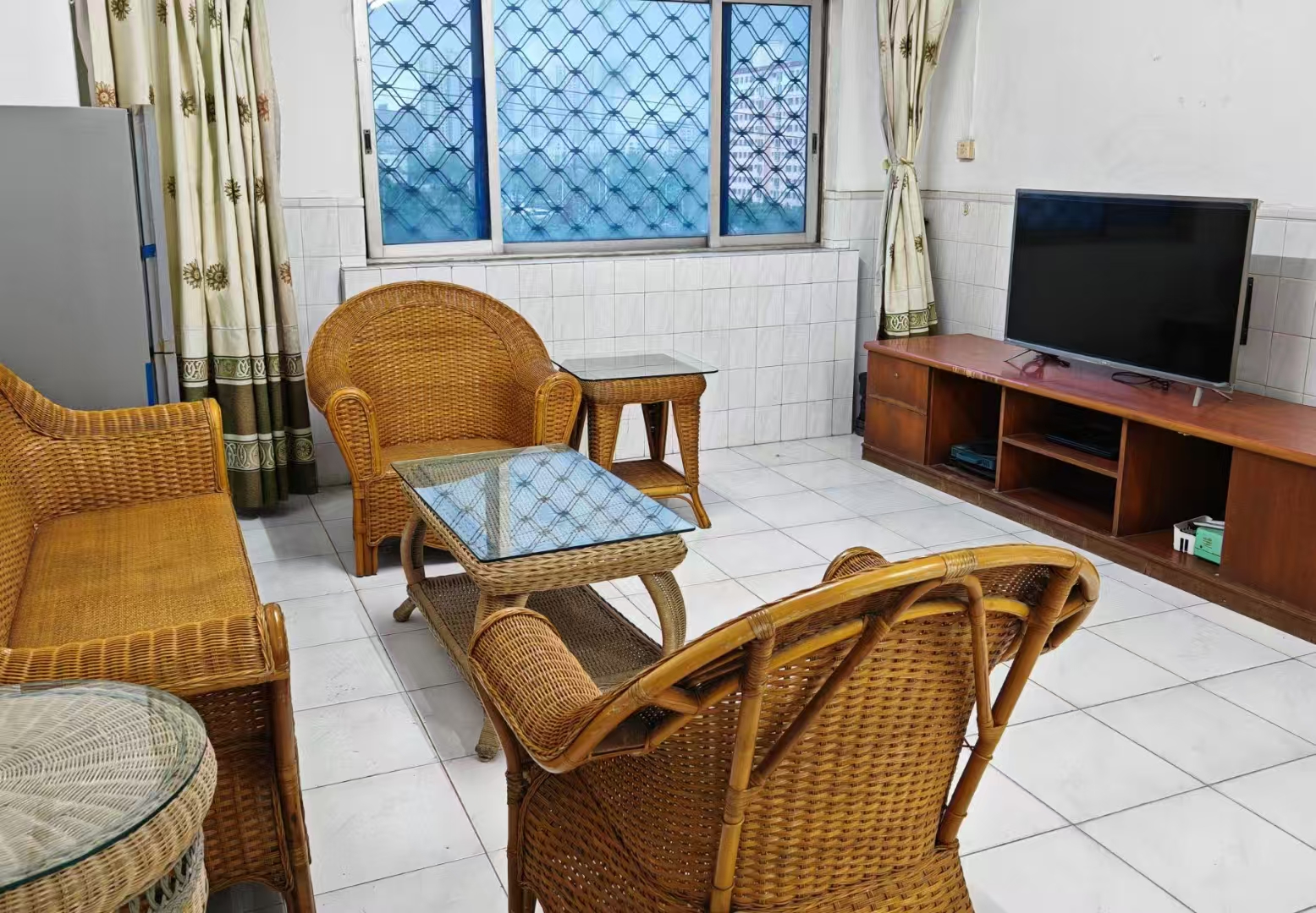 椰树小区  2室1厅1卫    1700.0元/月