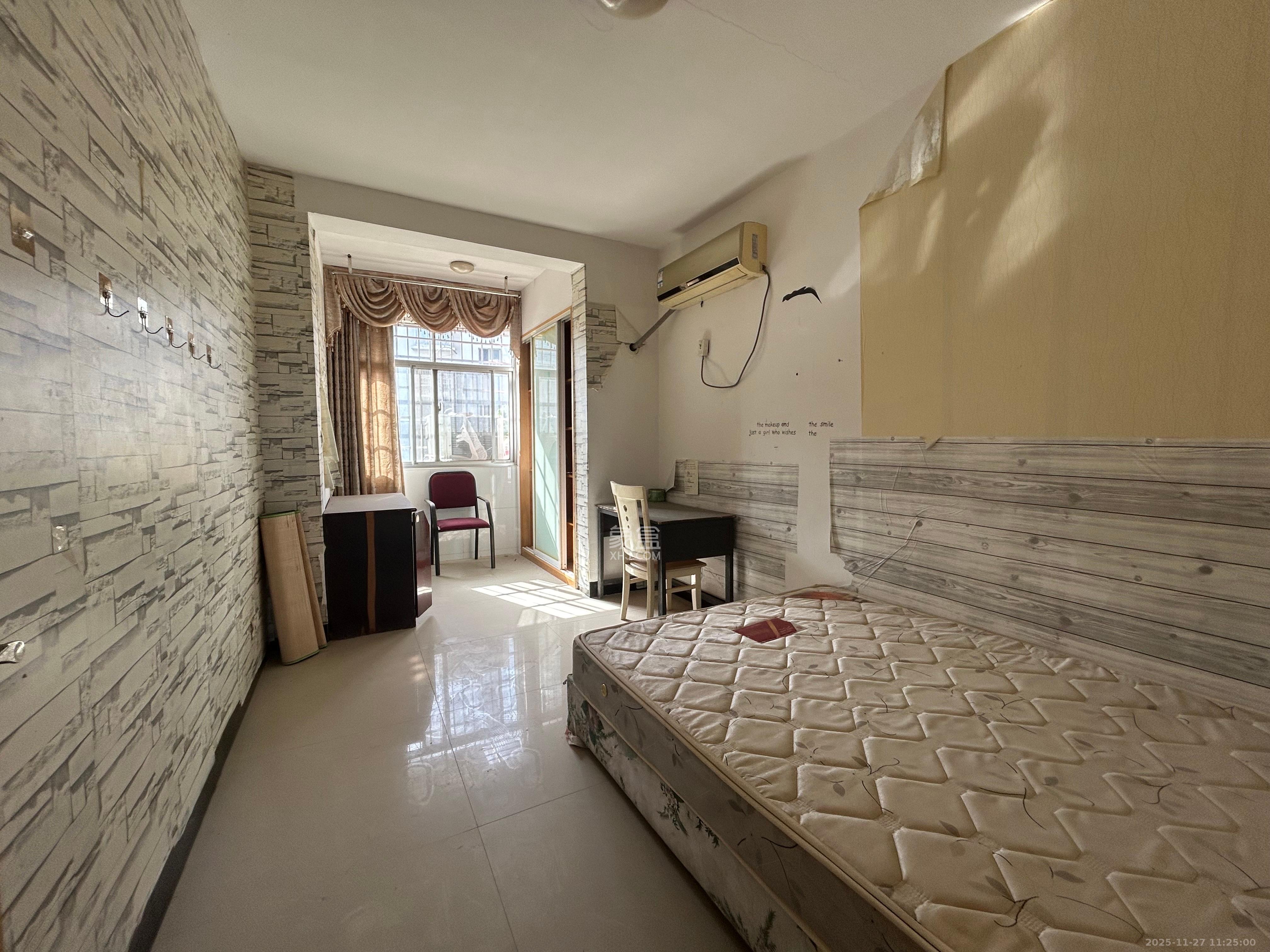 泉水塘小区 3室2厅1卫 1700.0元/月 泉水塘小区 3室2厅1卫 1700.0元/月室内图