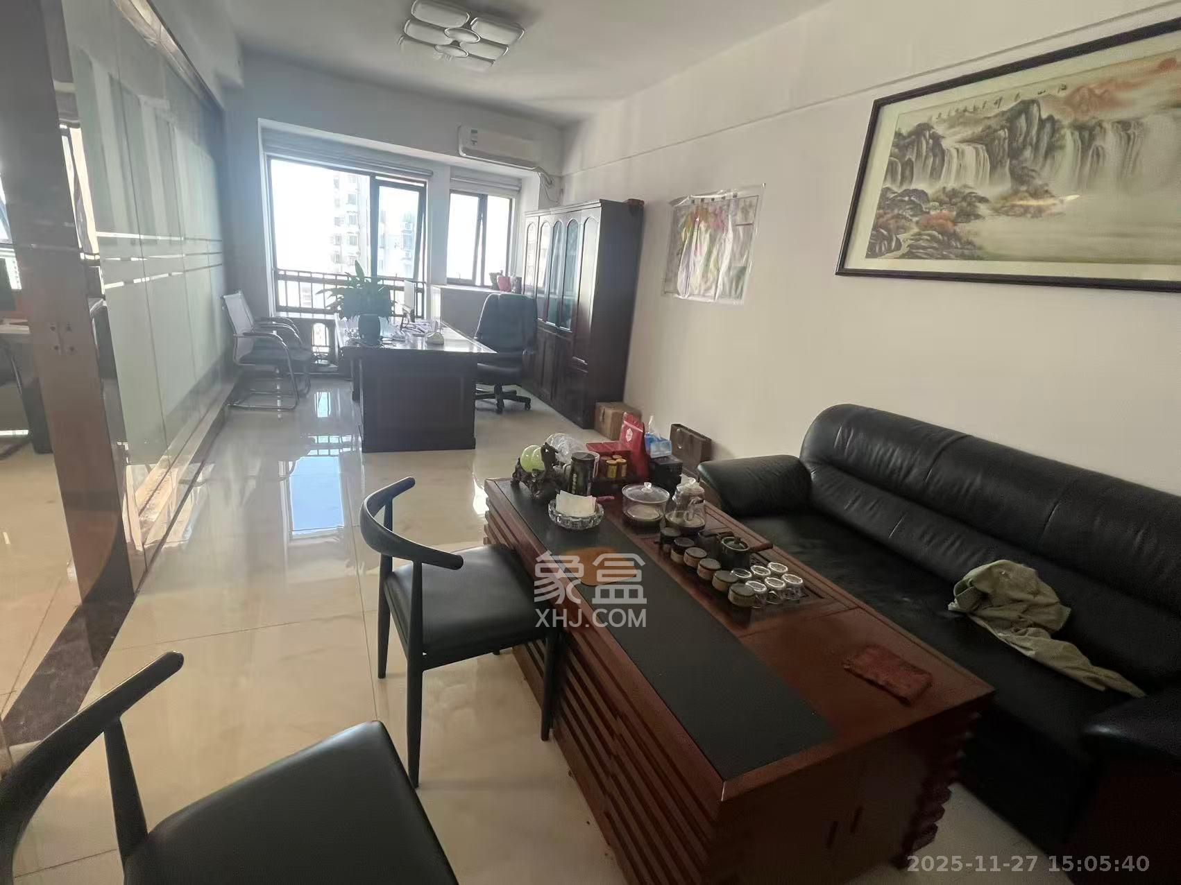 博雅例外  3室1厅1卫    5000.0元/月