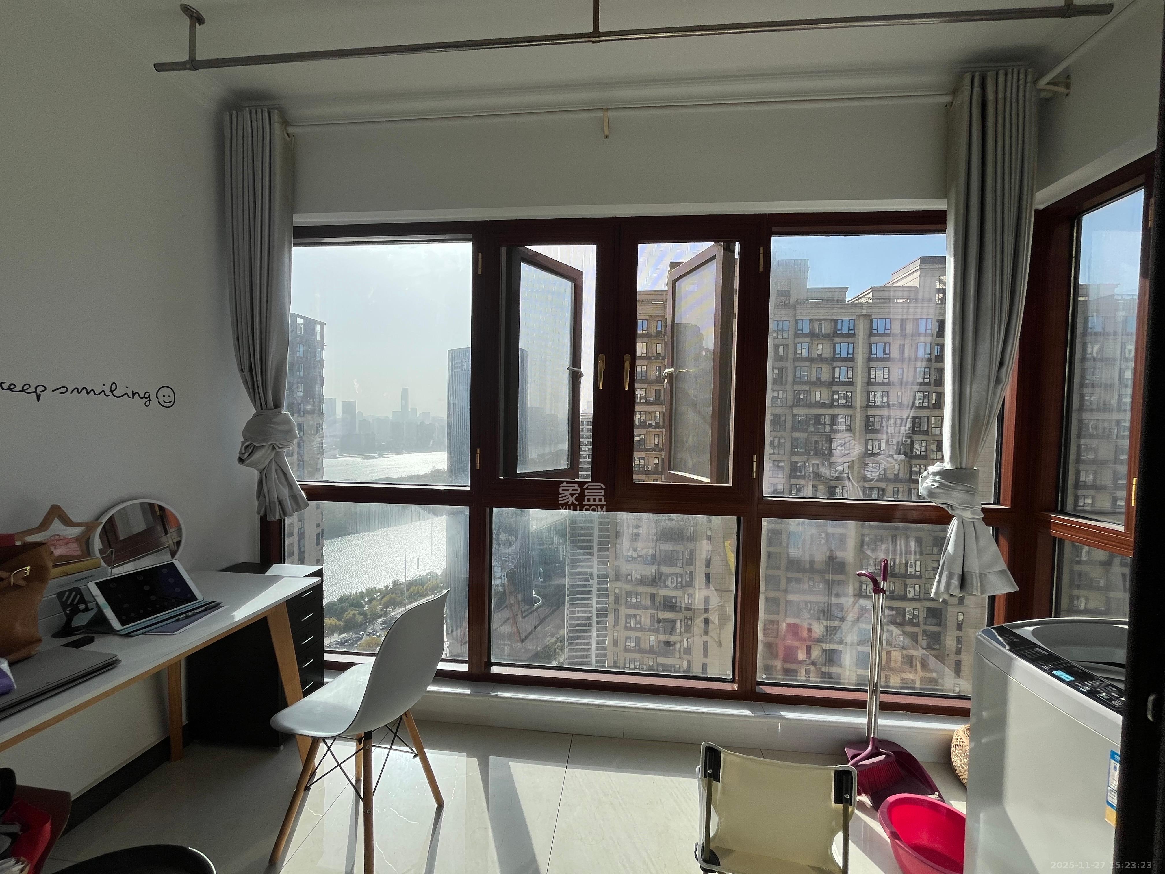 保利西海岸B区  2室1厅1卫    2700.0元/月室内图