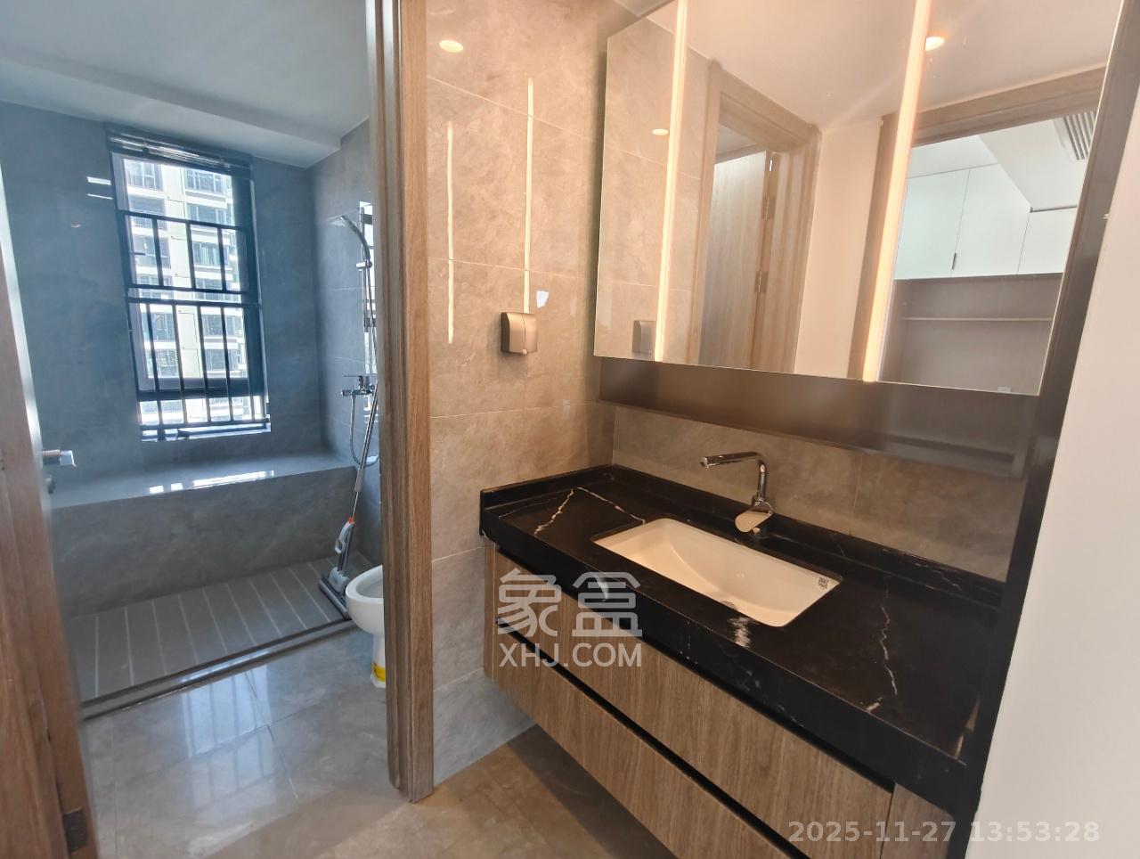 轨道万科悦府 4室2厅2卫 4000.0元/月 轨道万科悦府 4室2厅2卫 4000.0元/月室内图