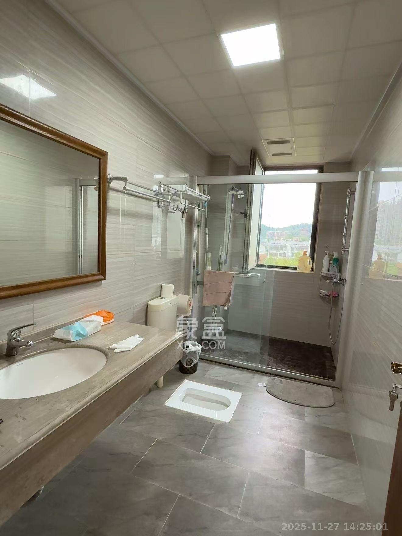 楚天逸品  4室2厅2卫    6500.0元/月室内图