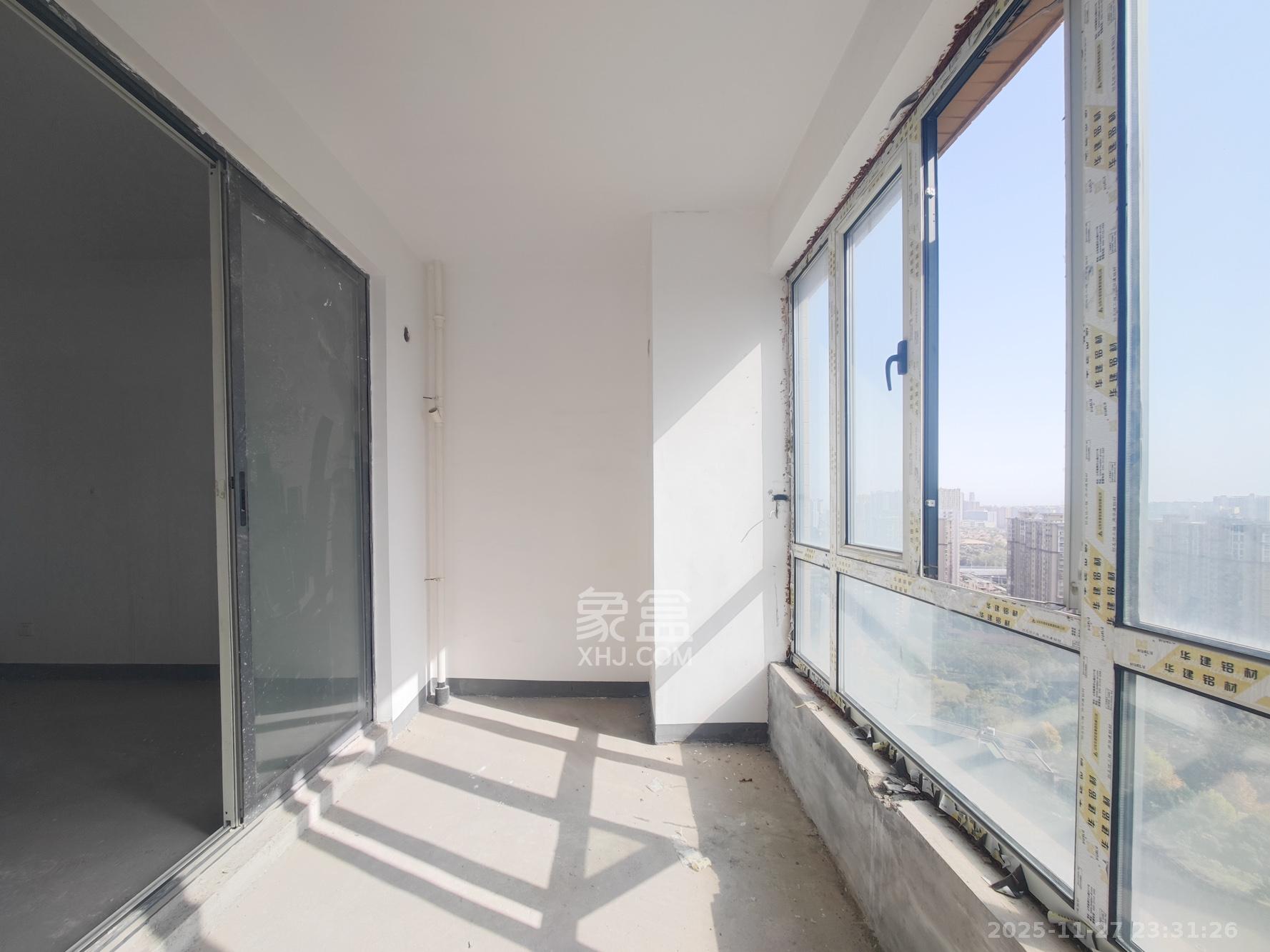 五矿万境水岸二期(五矿万境水岸和苑) 4室2厅2卫 187.0万 五矿万境水岸二期(五矿万境水岸和苑) 4室2厅2卫 187.0万阳台