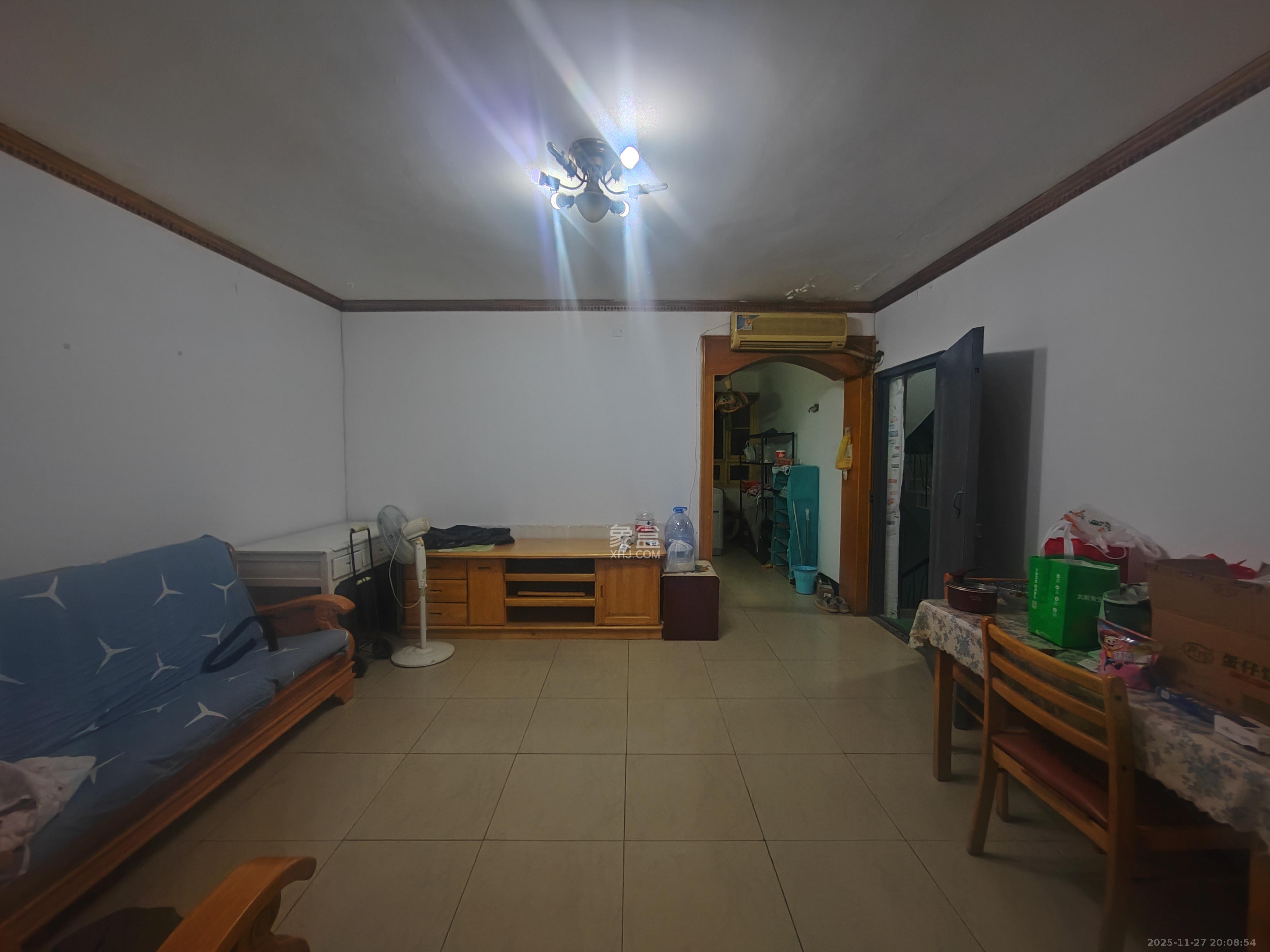 成达花园  2室2厅1卫    1200.0元/月