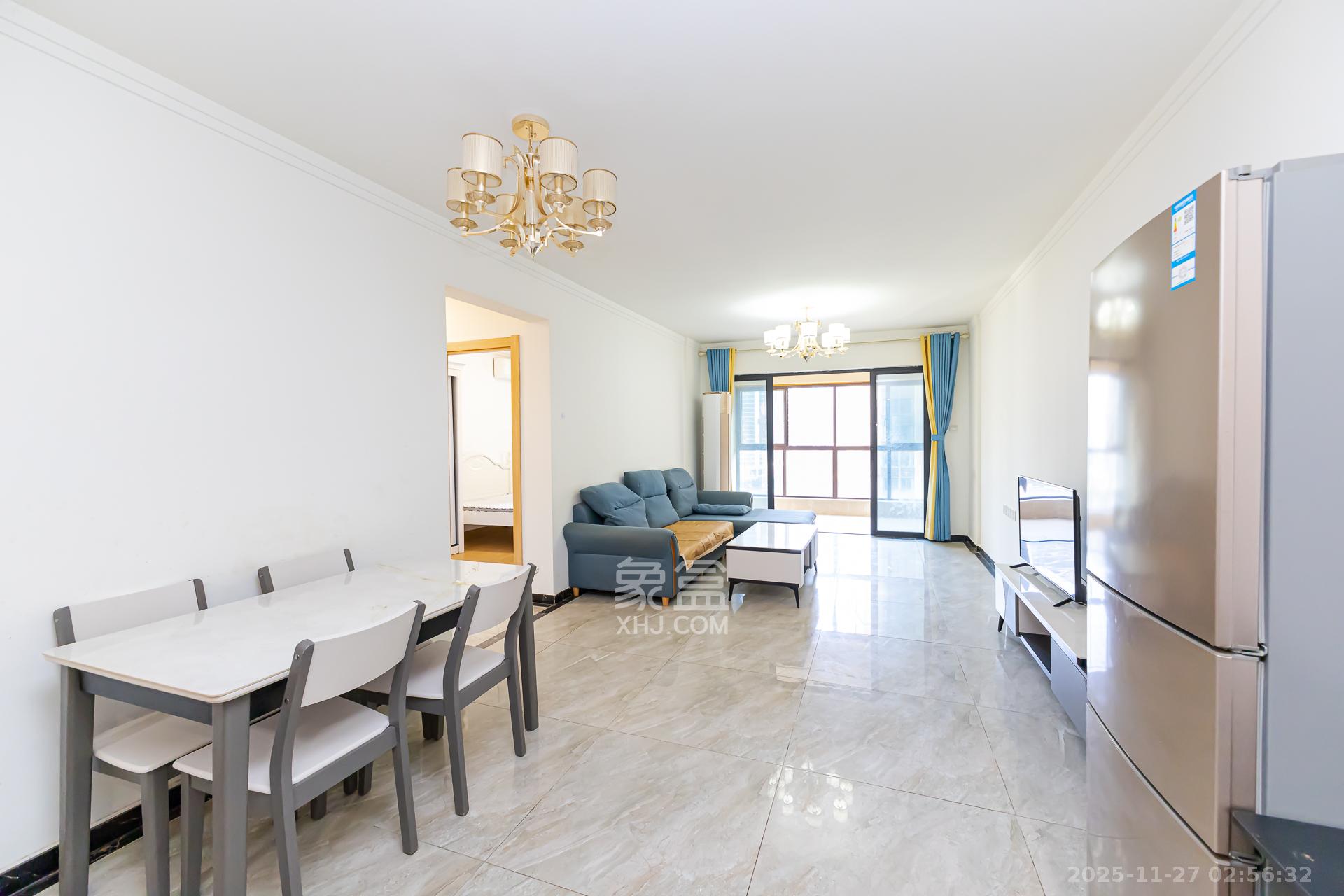 万润滨江天著 3室2厅2卫 106.0万 万润滨江天著 3室2厅2卫 106.0万客厅