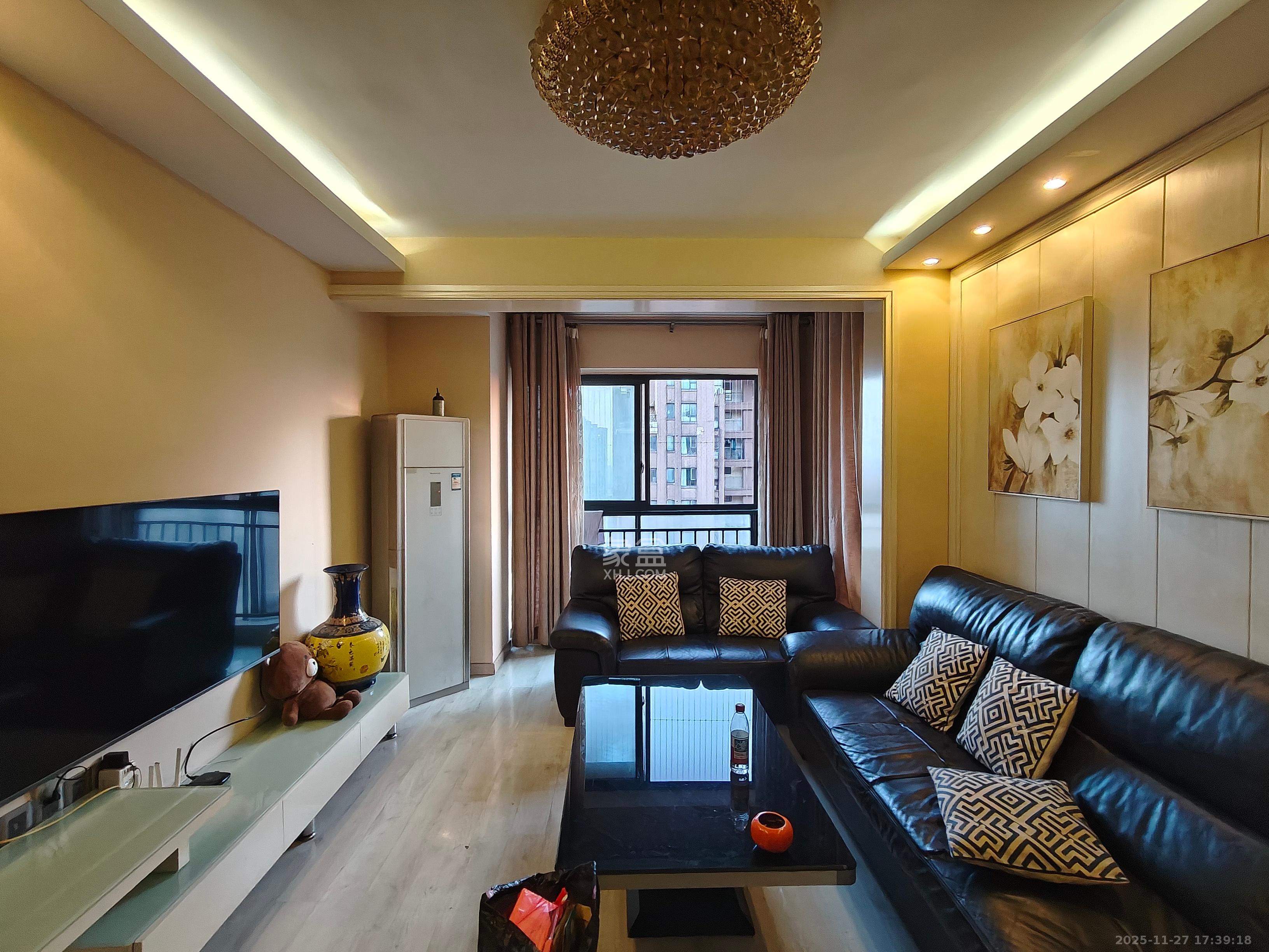 三一街区 2室2厅1卫 1800.0元/月 三一街区 2室2厅1卫 1800.0元/月室内图