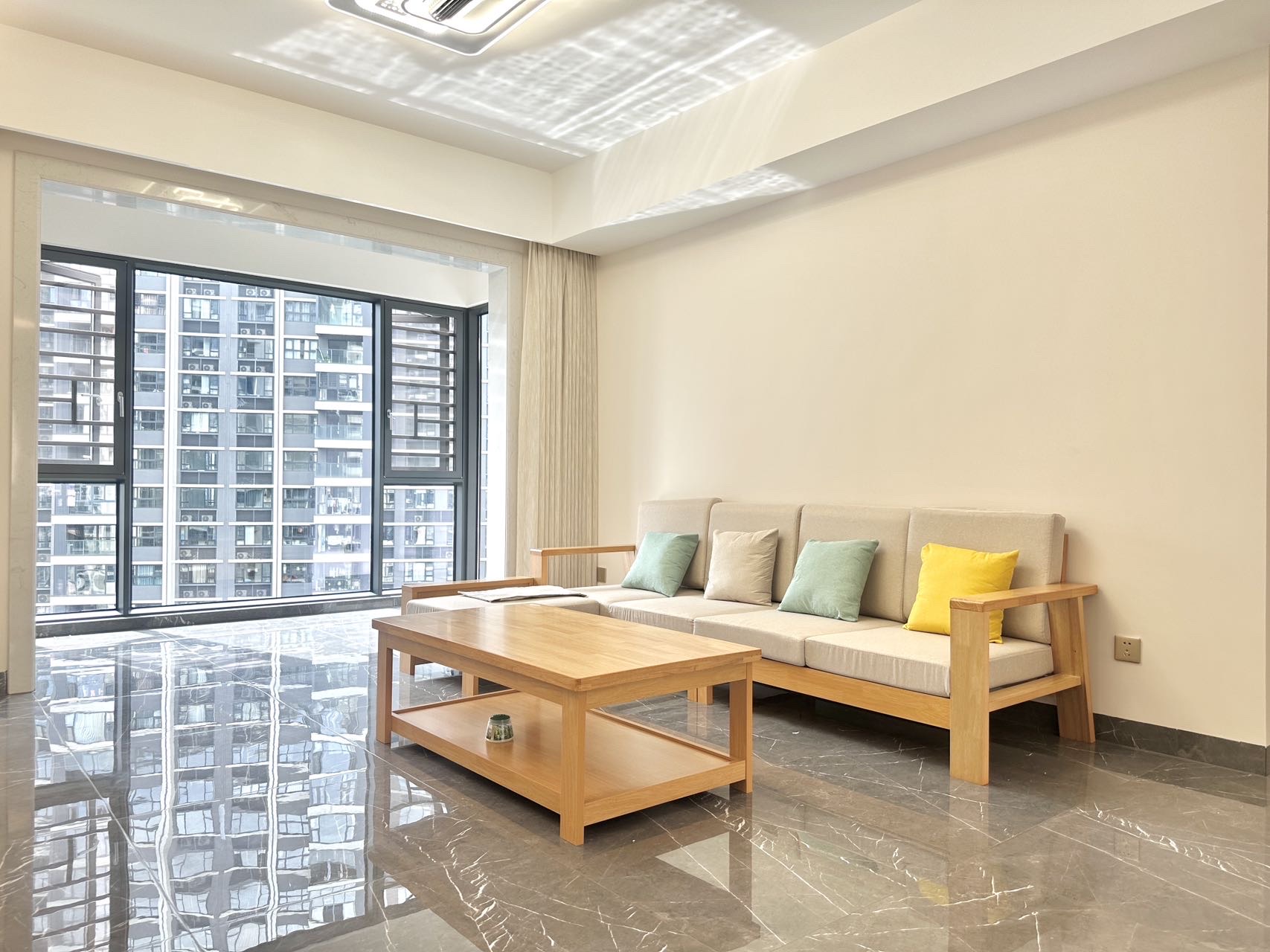 中海汇德里 4室2厅2卫 5000.0元/月 中海汇德里 4室2厅2卫 5000.0元/月室内图