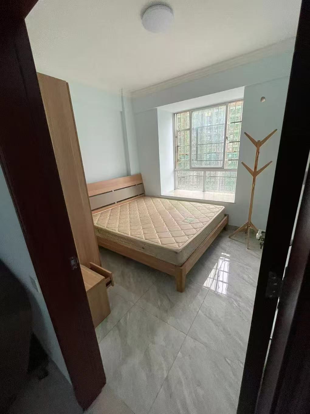 广达商住楼  2室1厅1卫    1800.0元/月室内图