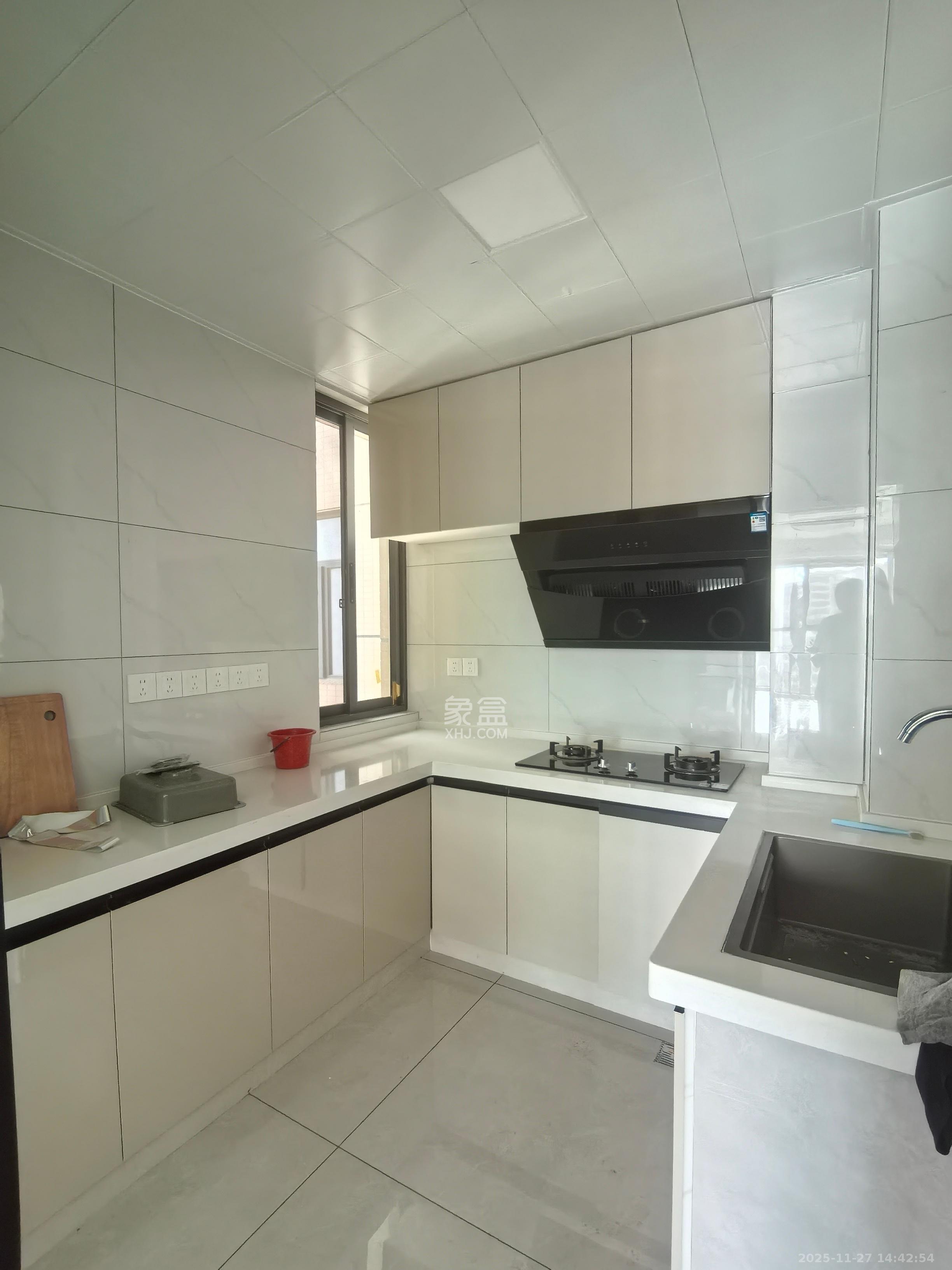 和悦城(蟠龙景苑)  3室2厅1卫    1700.0元/月室内图