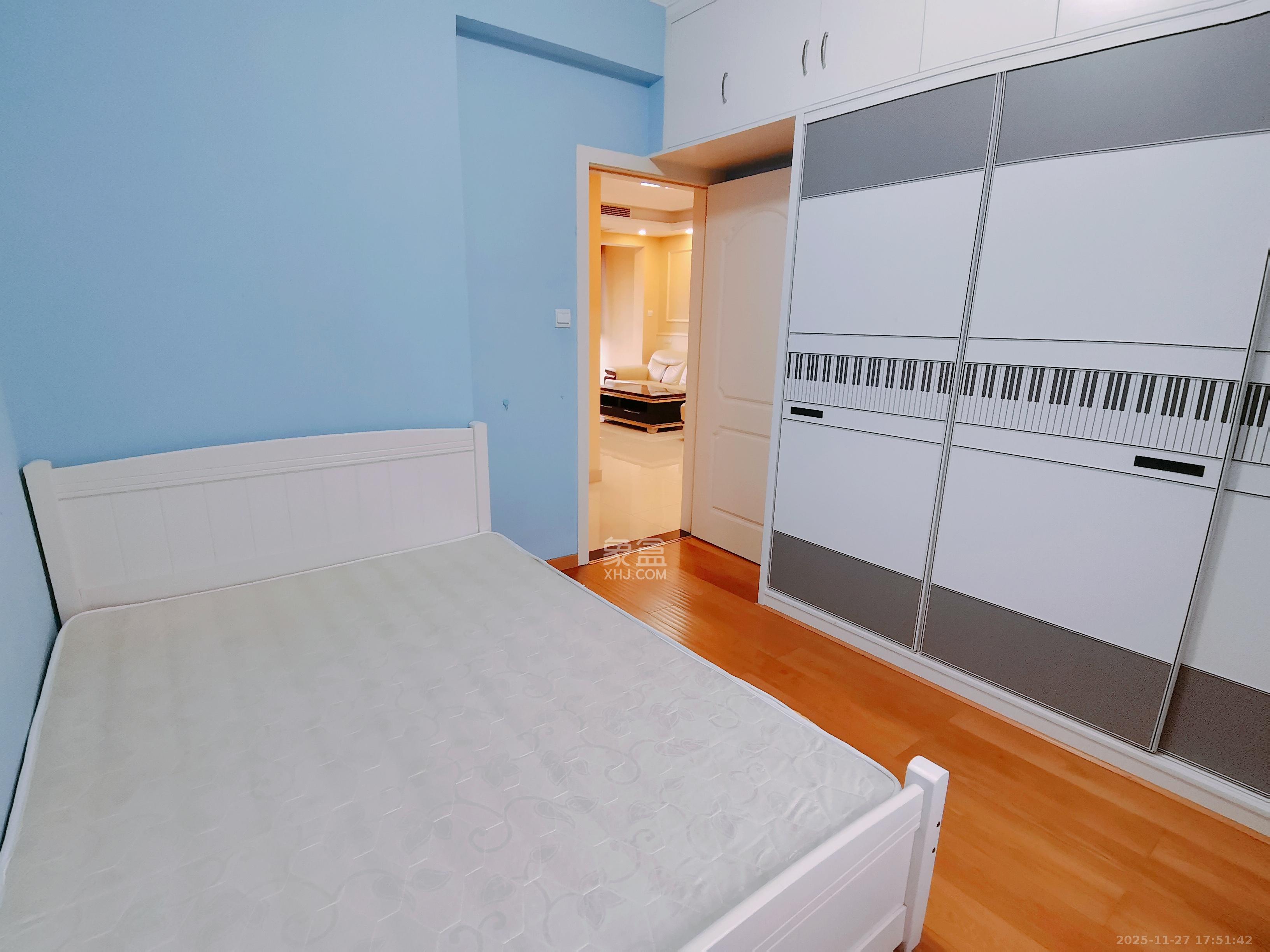 阳光100一期、四五期 1室2厅2卫 3500.0元/月 阳光100一期、四五期 1室2厅2卫 3500.0元/月室内图