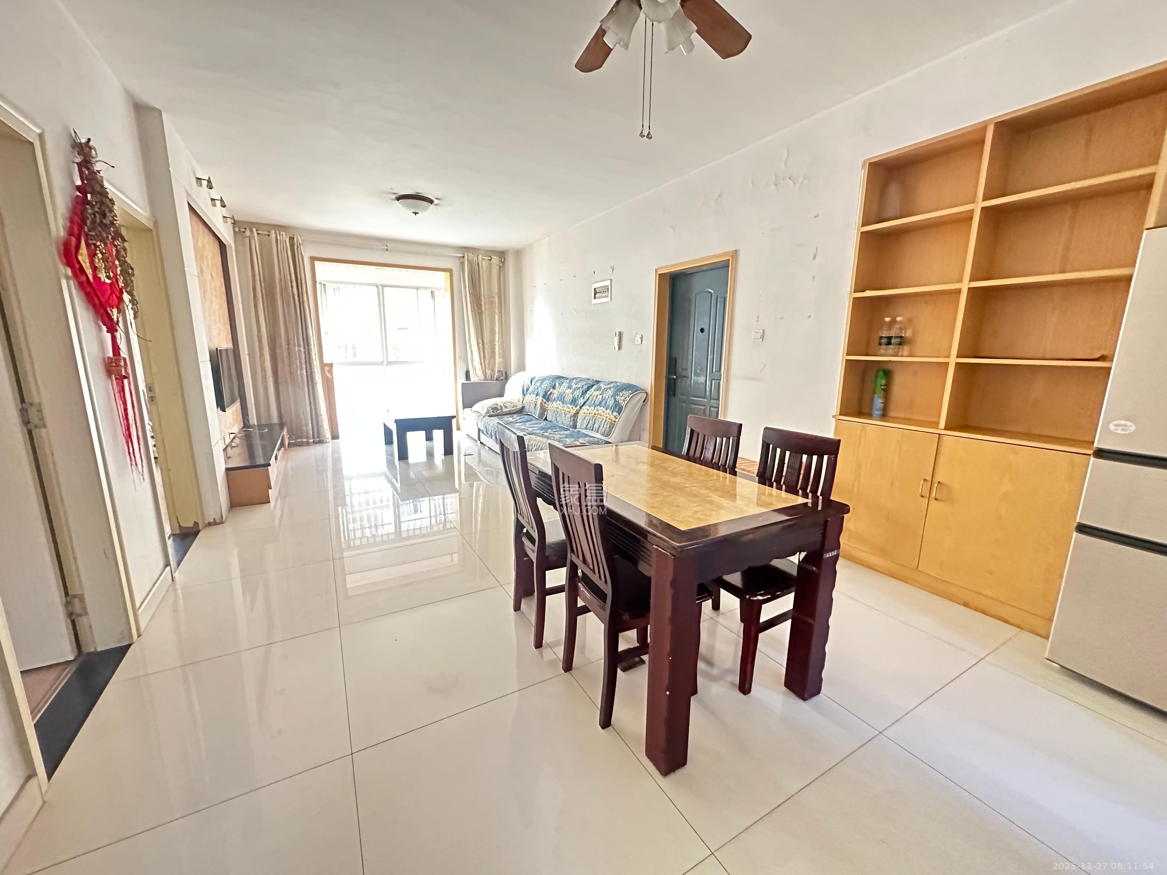 鄱阳小区  3室2厅1卫    1600.0元/月室内图